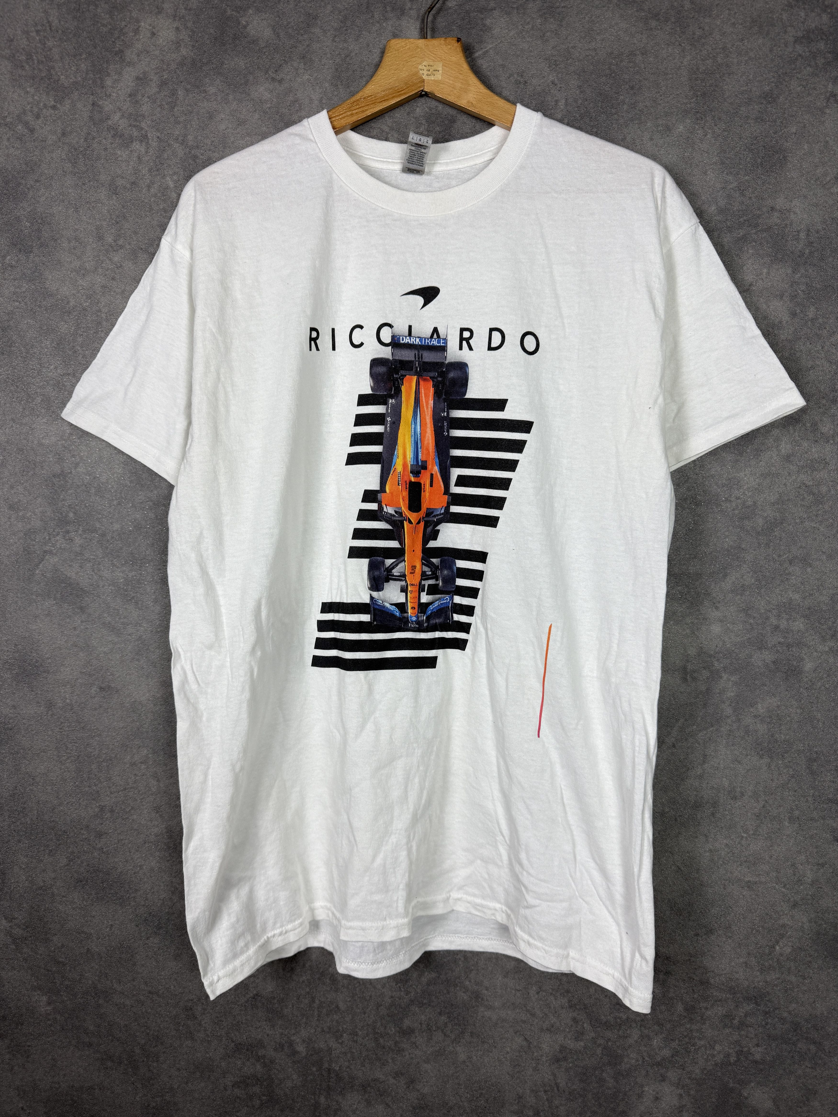 Gildan Formula 1 Ricciardo Honey Badger 3 F1 t-shirt official Size US L / EU 52-54 / 3 - 1 Thumbnail
