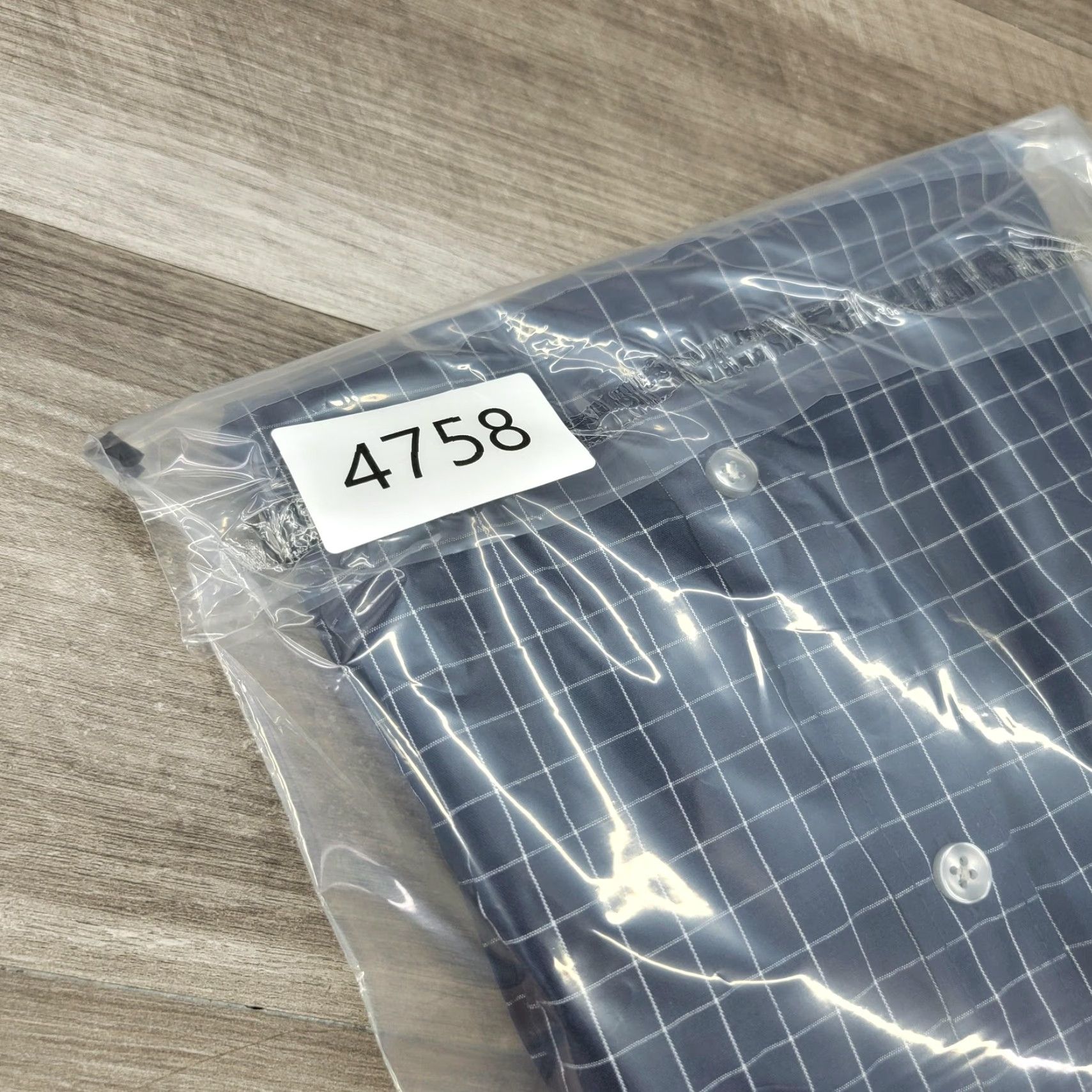 Van Heusen Van Heusen Dress Shirt Mens XL Black Iris Classic Fit Wrinkle Free Button Down Size 46R - 8 Thumbnail