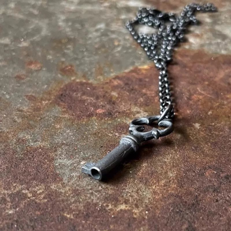 Uma Wang Detaj Uma Wang Worn Carved Silver Two-Tone Key Necklace Size ONE SIZE - 7 Thumbnail