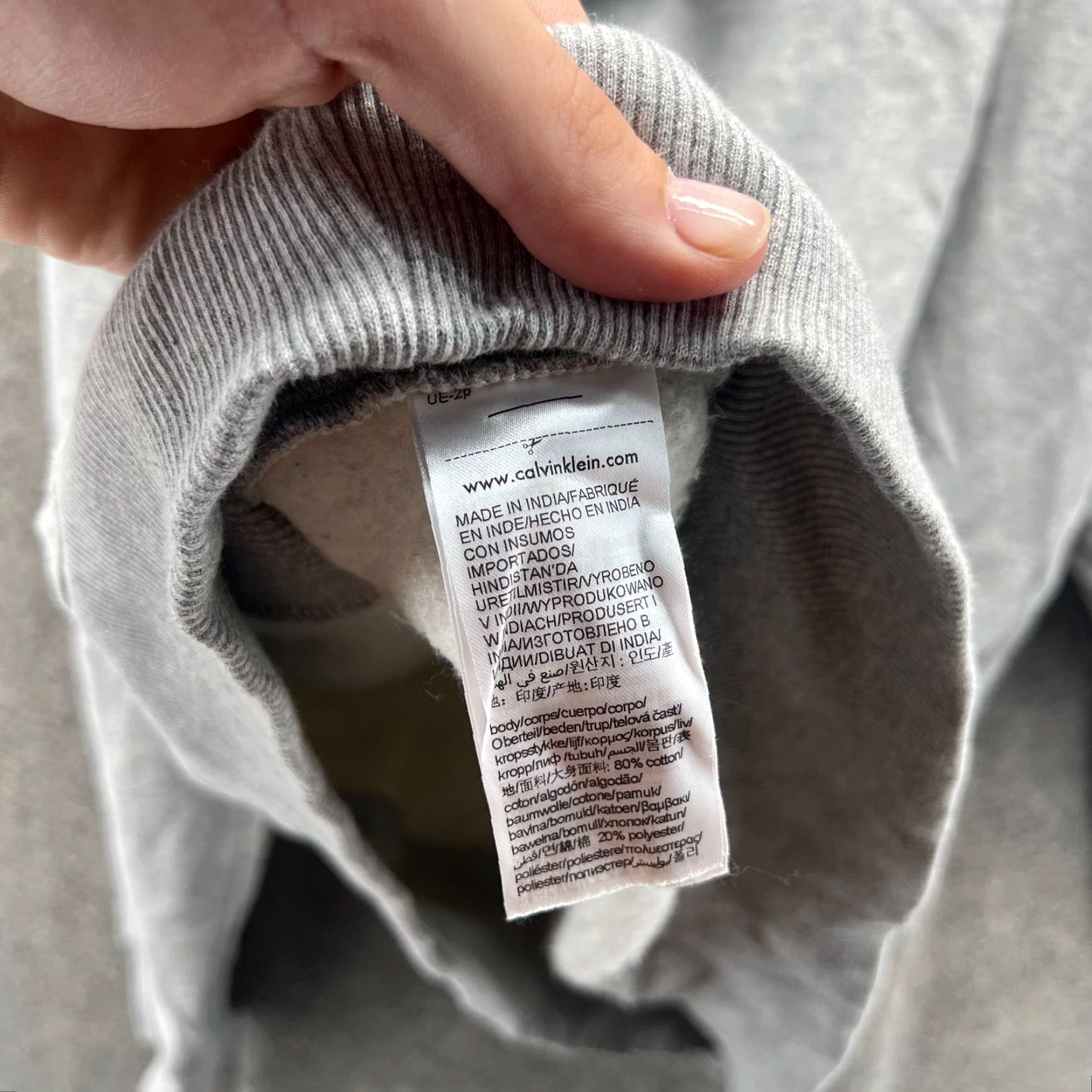 Calvin Klein VINTAGE Calvin Klein Hoodie Mens Large Gray Relaxed Fit Pullover Kangaroo Pocket Jacket Size US L / EU 52-54 / 3 - 7 Thumbnail