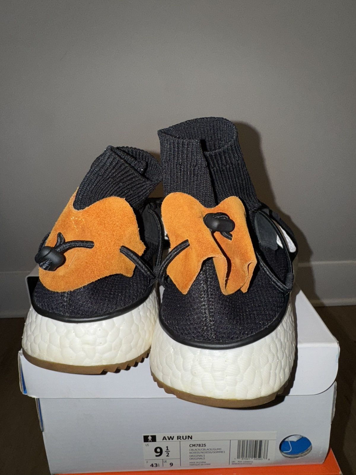 Adidas × Alexander Wang Adidas Alexander Wang x AW Run Black Size 9.5 Boost CM7825 Size US 9.5 / EU 42-43 - 6 Thumbnail