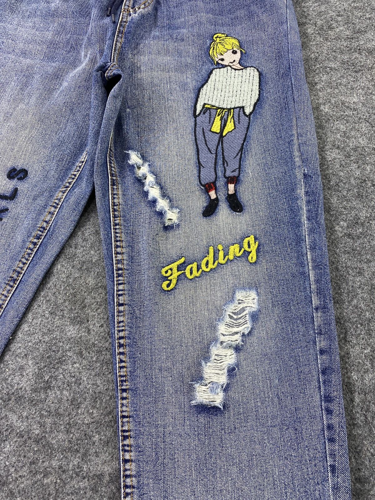 Japanese Brand × Jean Japanese Brand Distressed Joggers Denim - J1050 Size 24" / US 00 / IT 34 - 5 Thumbnail