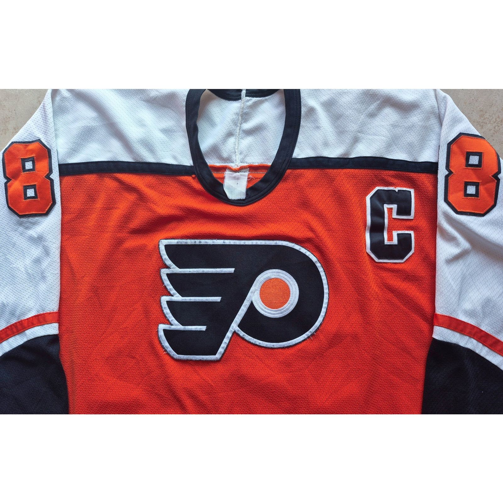 Ccm × NHL LINDROS Philadelphia Flyers 90s CCM jersey M L hockey vtg Size US M / EU 48-50 / 2 - 3 Thumbnail