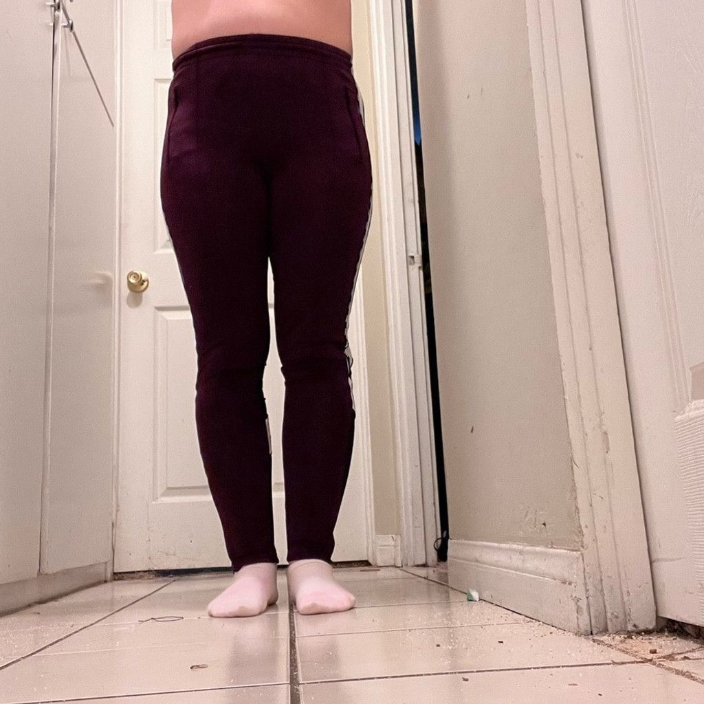Victoria's Secret HTF Victoria's Secret Sequin bling burgundy skinny joggers S Size 27" / US 4 / IT 40 - 1 Thumbnail