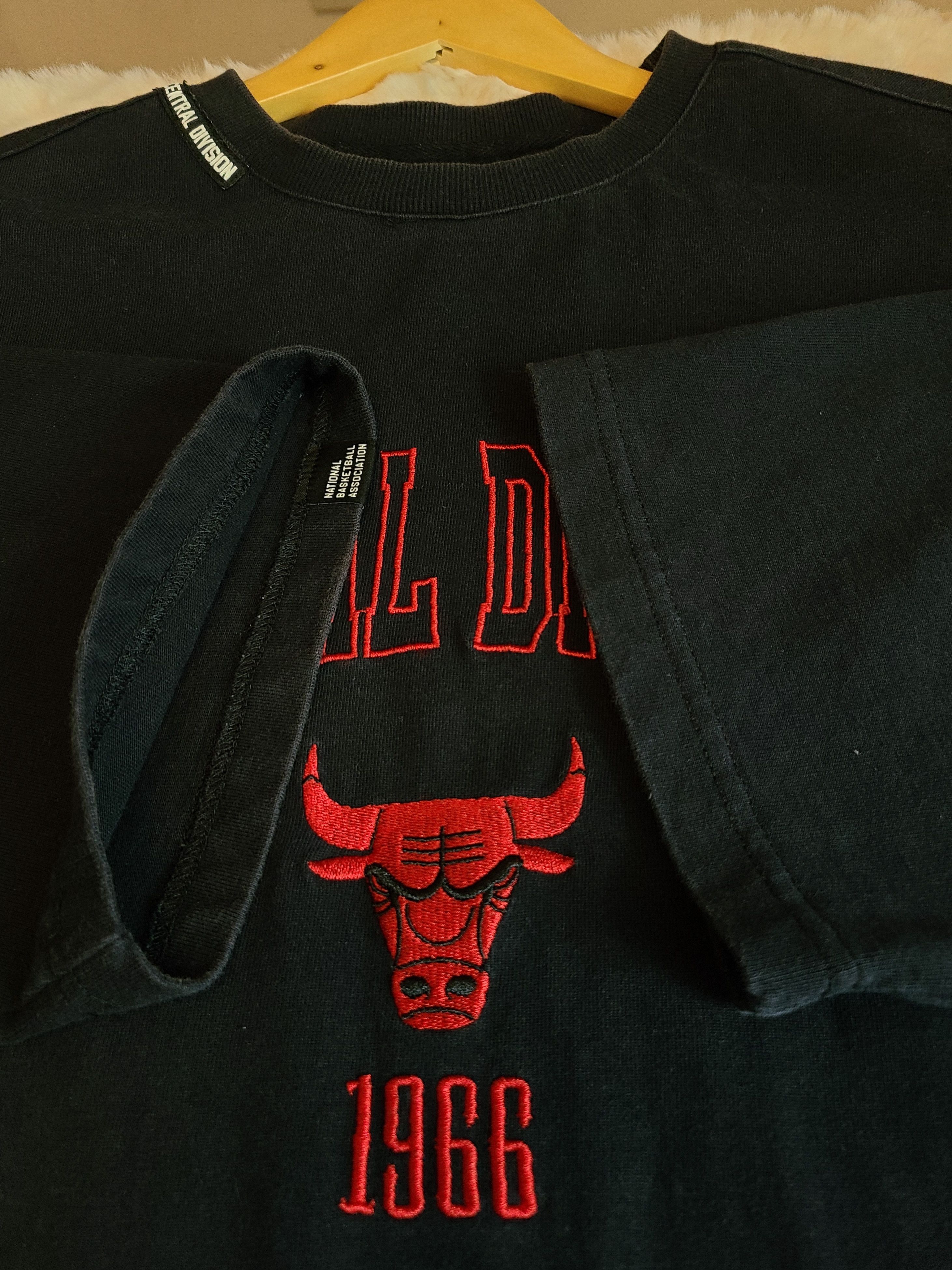 NBA Vintage x NBA Chicago Bulls Central Division Size US L / EU 52-54 / 3 - 8 Thumbnail