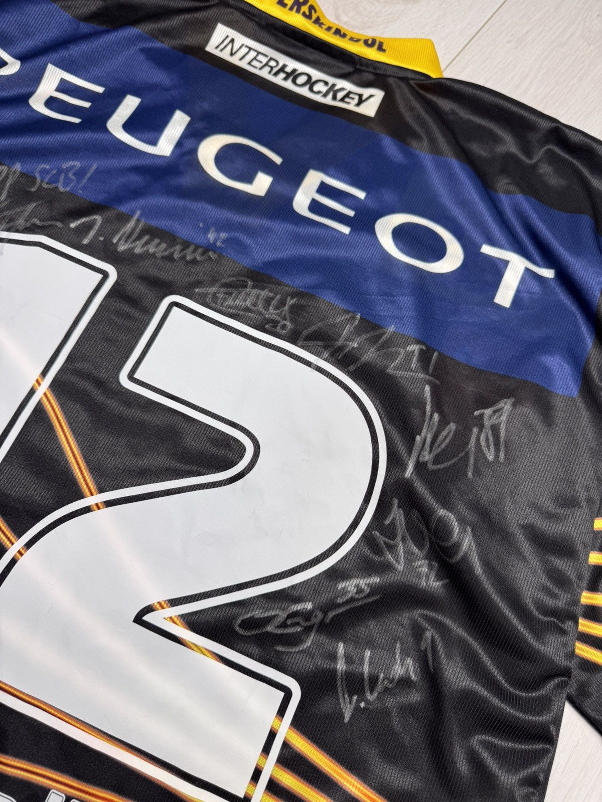 Other Signed SC Bern Inter Hockey #12 Housi Vo BARN Swiss Jersey Size US L / EU 52-54 / 3 - 9 Thumbnail