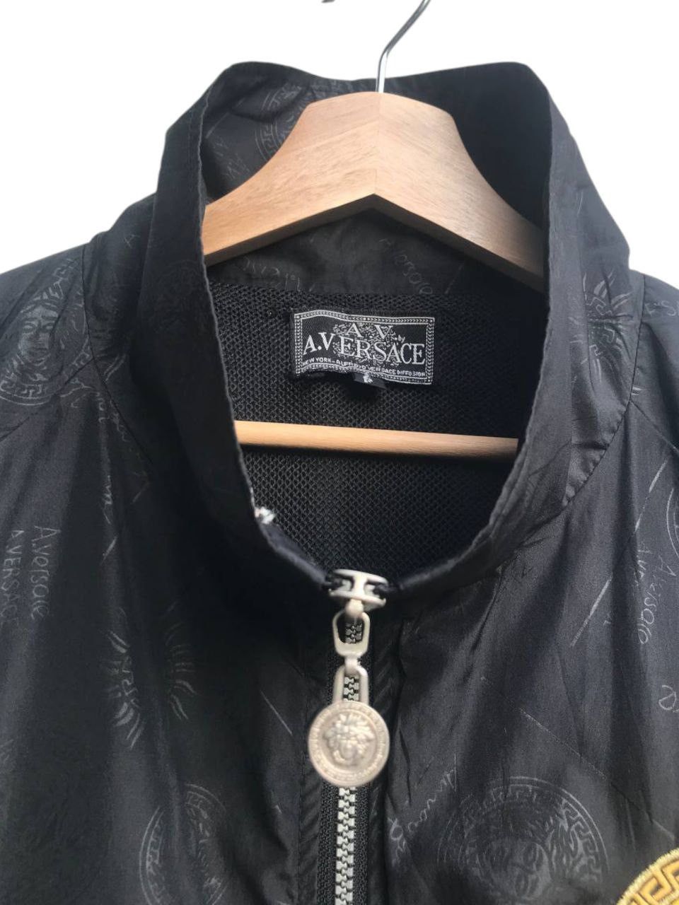 Versace × Vintage Vintage Alfredo Versace Embroidered Medusa Logo Windbreaker Size US M / EU 48-50 / 2 - 9 Thumbnail