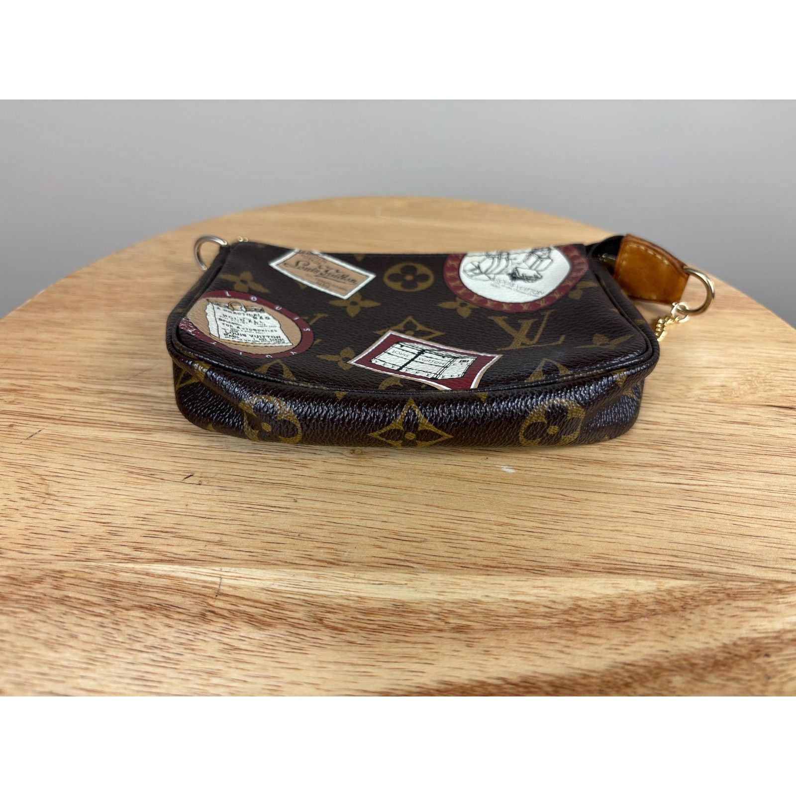 Louis Vuitton Authentic Louis Vuitton Mini Pochette Accessoires Patch Bag Size ONE SIZE - 3 Thumbnail