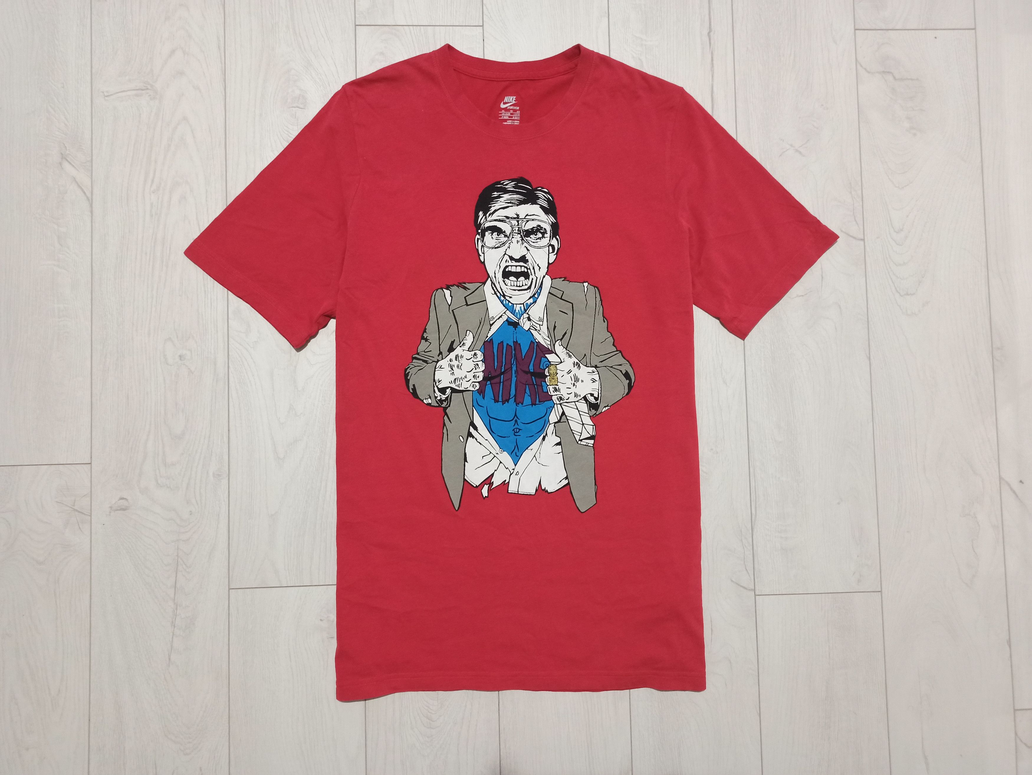 Nike NIKE Rare Archive Superhero Graphic Tee Red Sportswear L Size US L / EU 52-54 / 3 - 1 Thumbnail