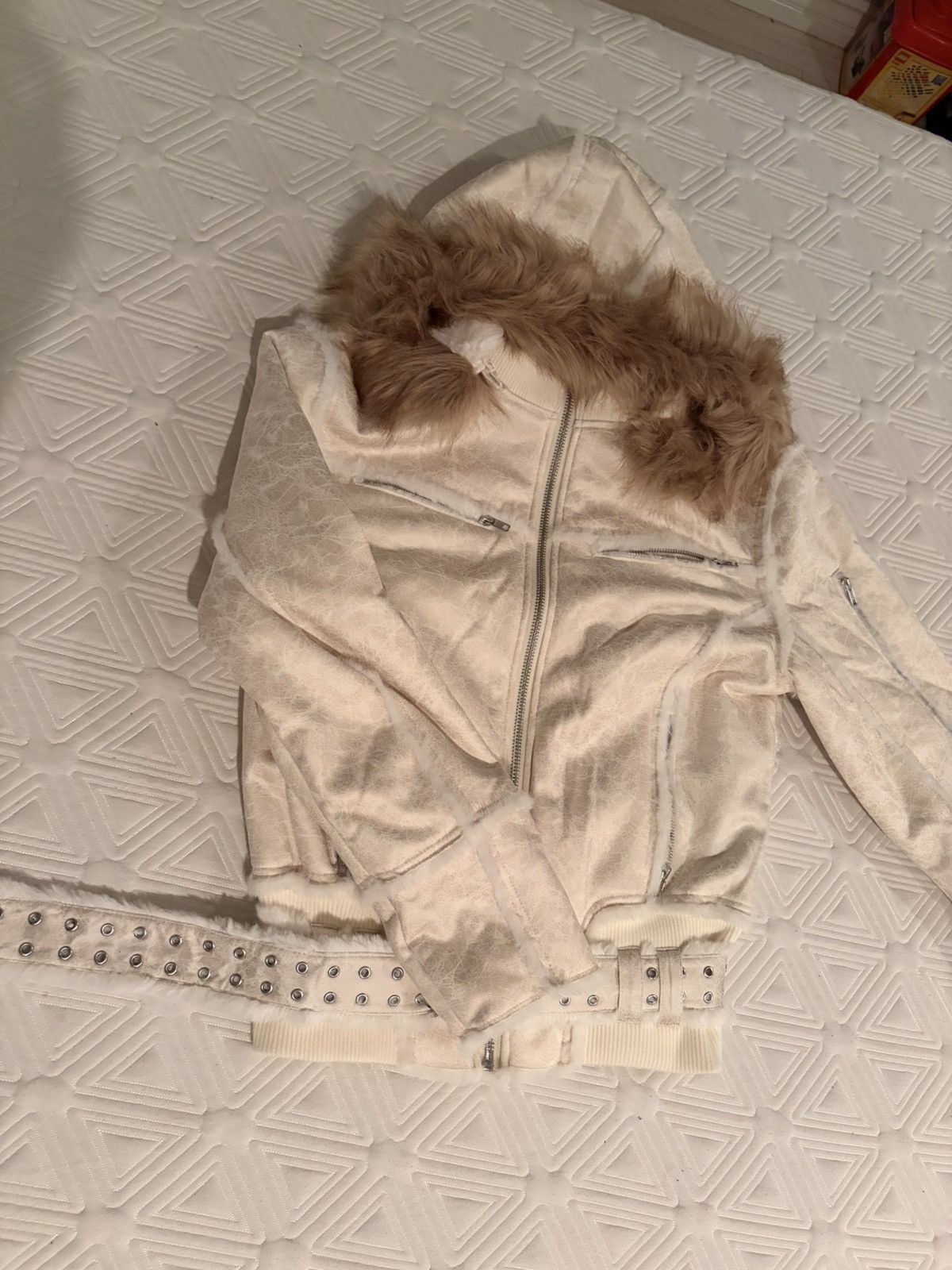 Racer Worldwide RACER WORLDWIDE belt fur hood jacket Size US L / EU 52-54 / 3 - 1 Thumbnail