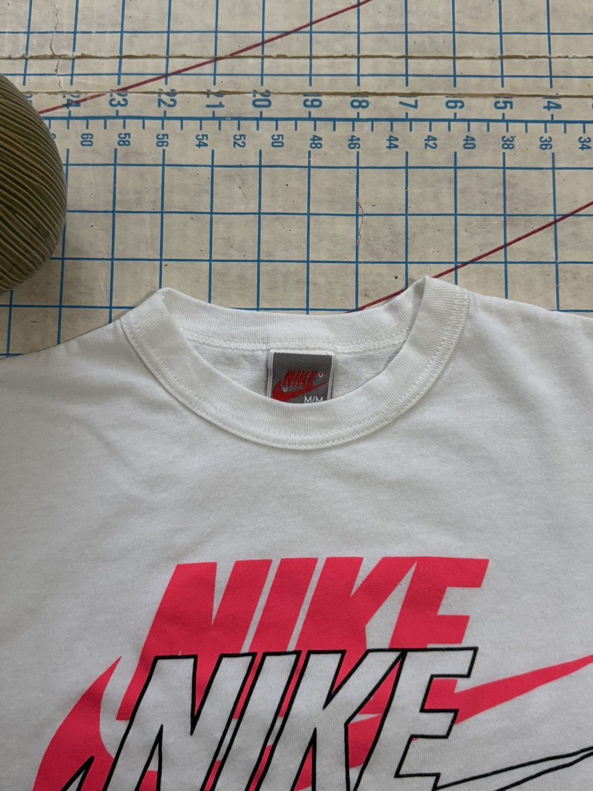 Nike × Vintage Vintage 80’s Nike Graphics Tee White Women’s Medium Size M / US 6-8 / IT 42-44 - 5 Thumbnail