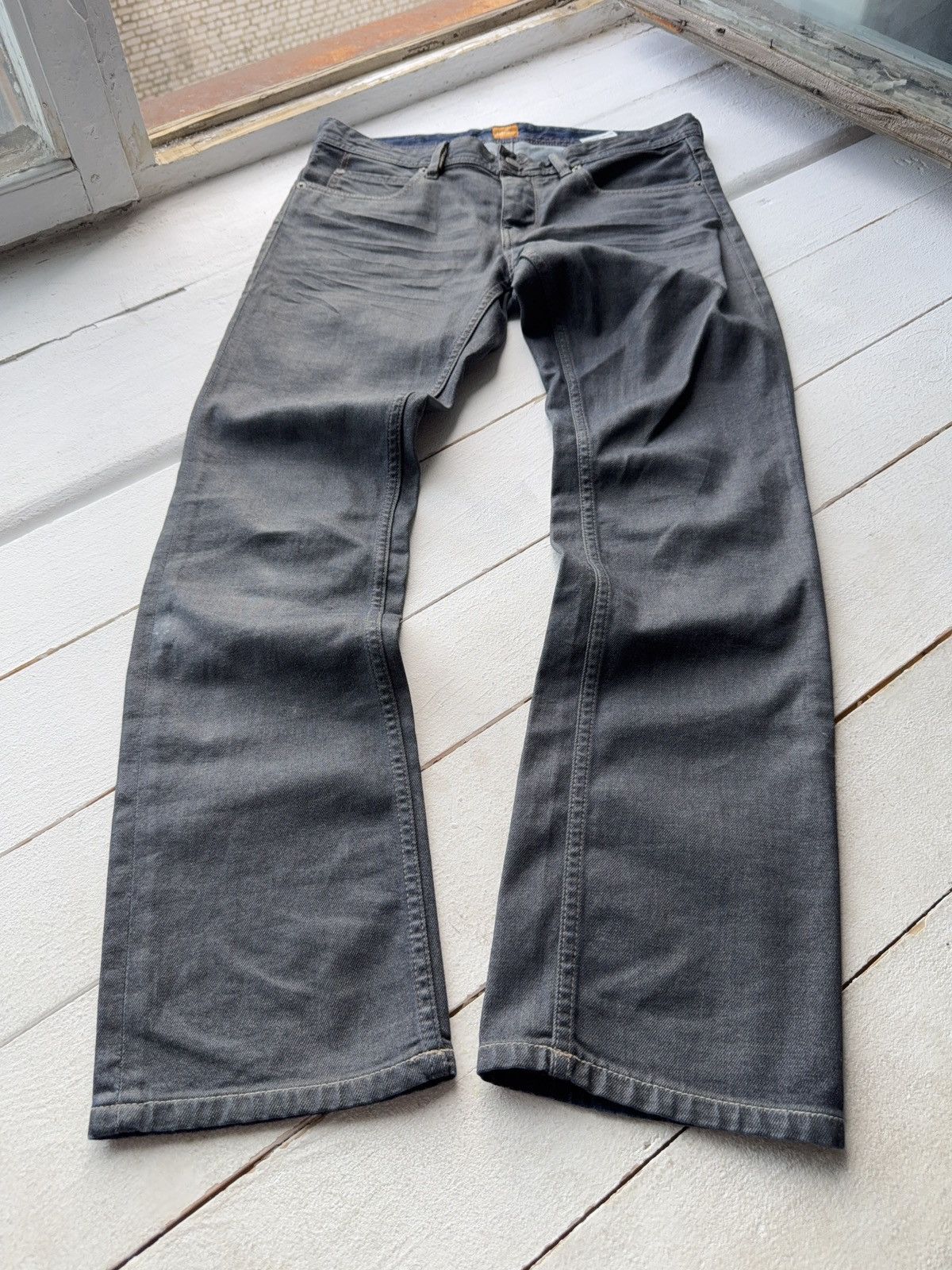 Hugo Boss Vinatage Style Luxury Designer Hugo Boss Orang tag jeans Size US 32 / EU 48 - 1 Thumbnail