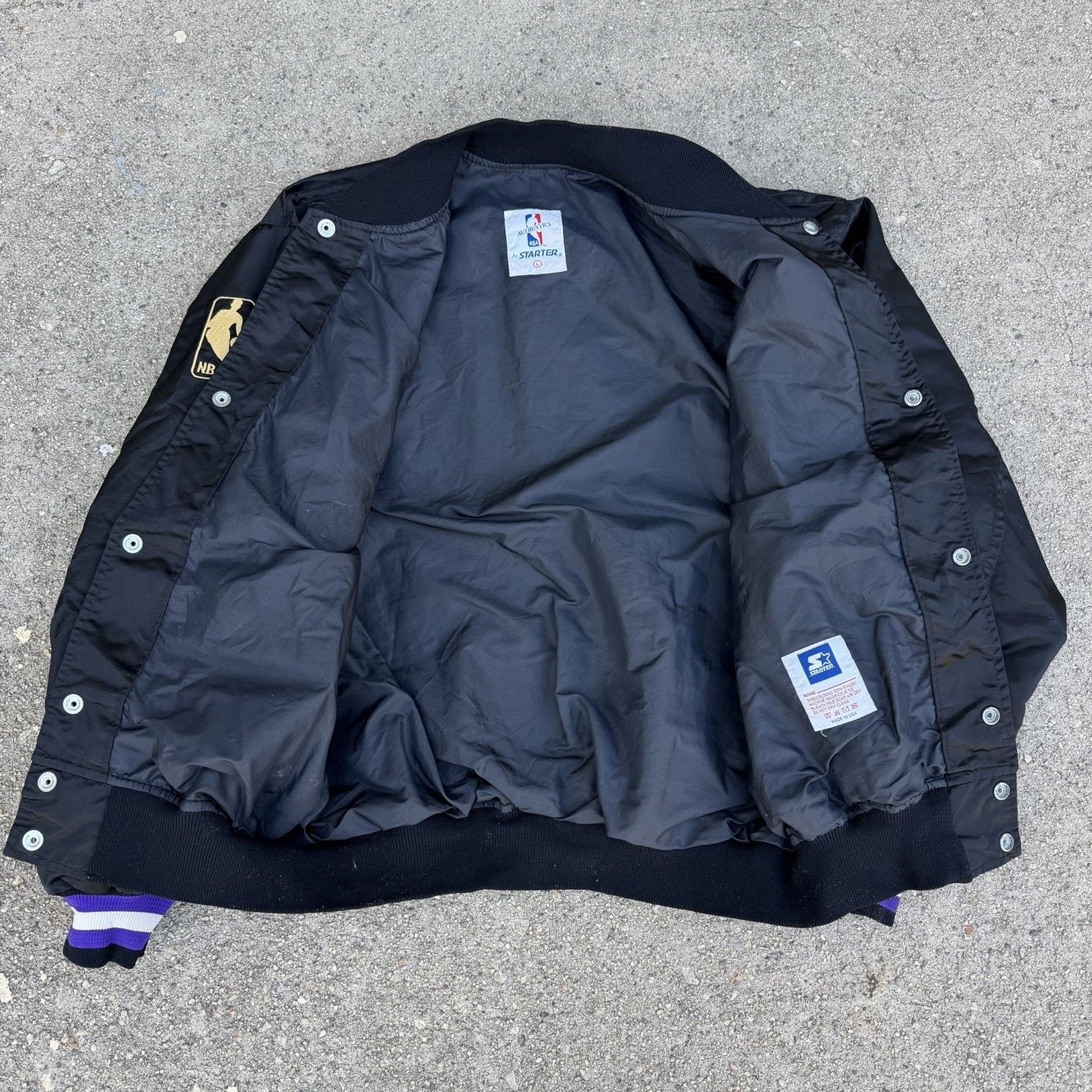 NBA × Starter × Vintage Vintage Starter Los Angeles Lakers Bomber Black Satin Jacket Size US L / EU 52-54 / 3 - 3 Thumbnail