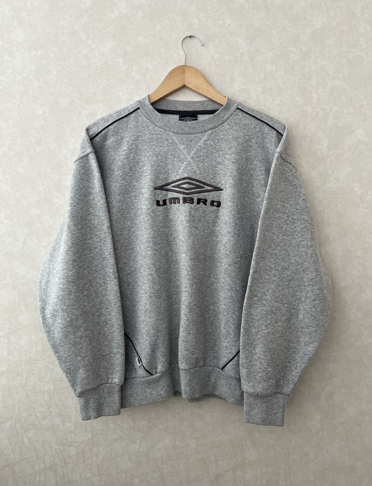 Umbro Vintage Umbro Big Logo Sweatshirt 00s Size US M / EU 48-50 / 2 - 1 Thumbnail