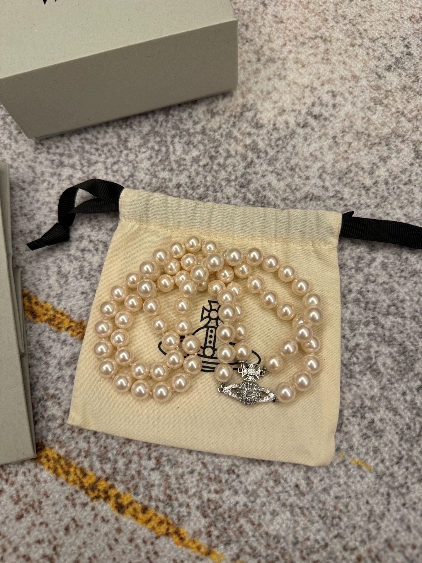 Vivienne Westwood Vivienne Westwood Women's Double Pearl Magnetic Necklace Size ONE SIZE - 4 Thumbnail