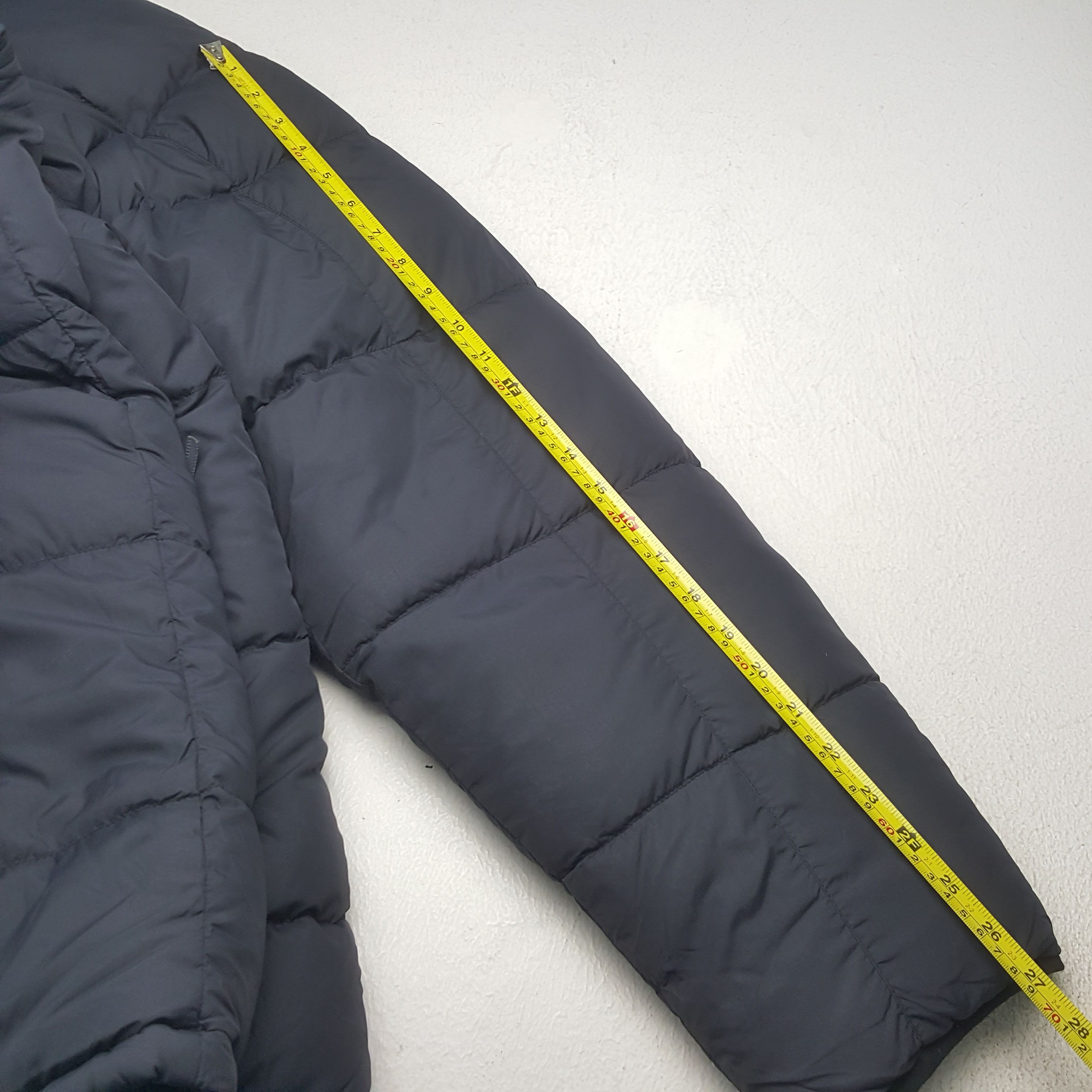 Nike ACG Vintage Nike ACG Reversible Outdoor Puffer Jacket RR17 Size US L / EU 52-54 / 3 - 8 Thumbnail