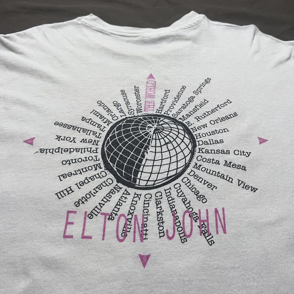 Vintage Vintage 90s ELTON JOHN 1989-1990 TOUR Tee XL Size US XL / EU 56 / 4 - 10 Thumbnail
