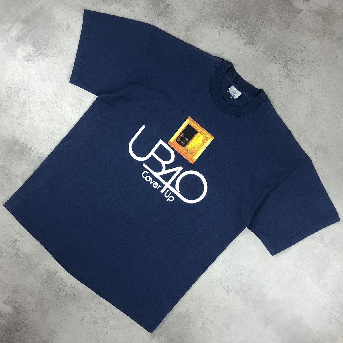 Band Tees 2001 UB40 Cover Up Tee Size US L / EU 52-54 / 3 - 1 Thumbnail