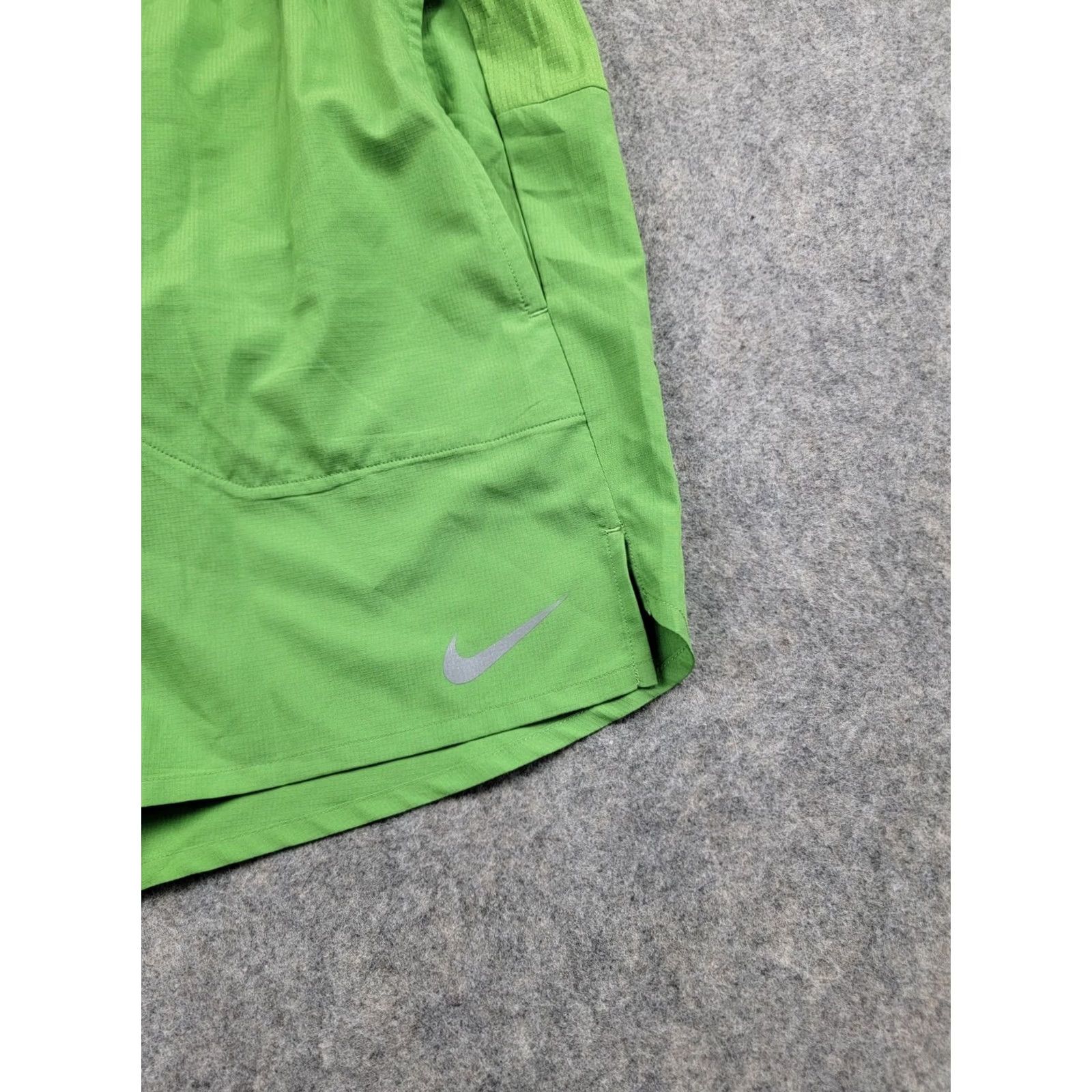 Nike Nike Running Shorts Mens 2XL Green Lined Drawstring Active NWT Shorts Size US 39 - 4 Thumbnail