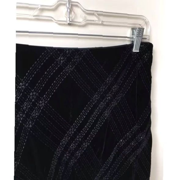 Vintage Carmen Marc Valvo Collection Velvet Flare Skirt Black 2 Women Knee Length Embroidered Flare Skirt Velvet Sequins Womens Size 26" / US 2 / IT 38 - 2 Thumbnail