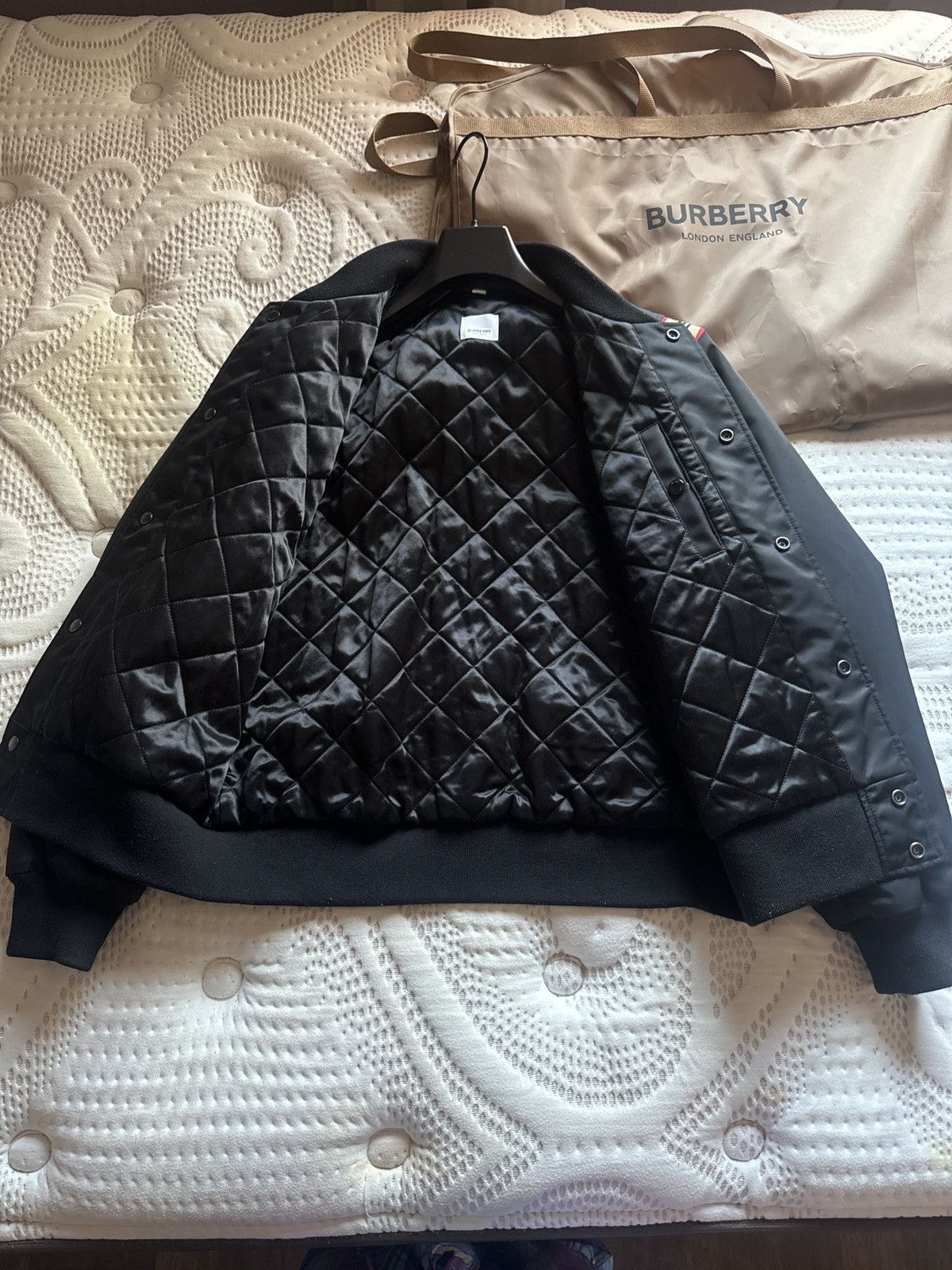 Burberry BURBERRY VARSITY BOMBER JACKET Size US S / EU 44-46 / 1 - 2 Thumbnail