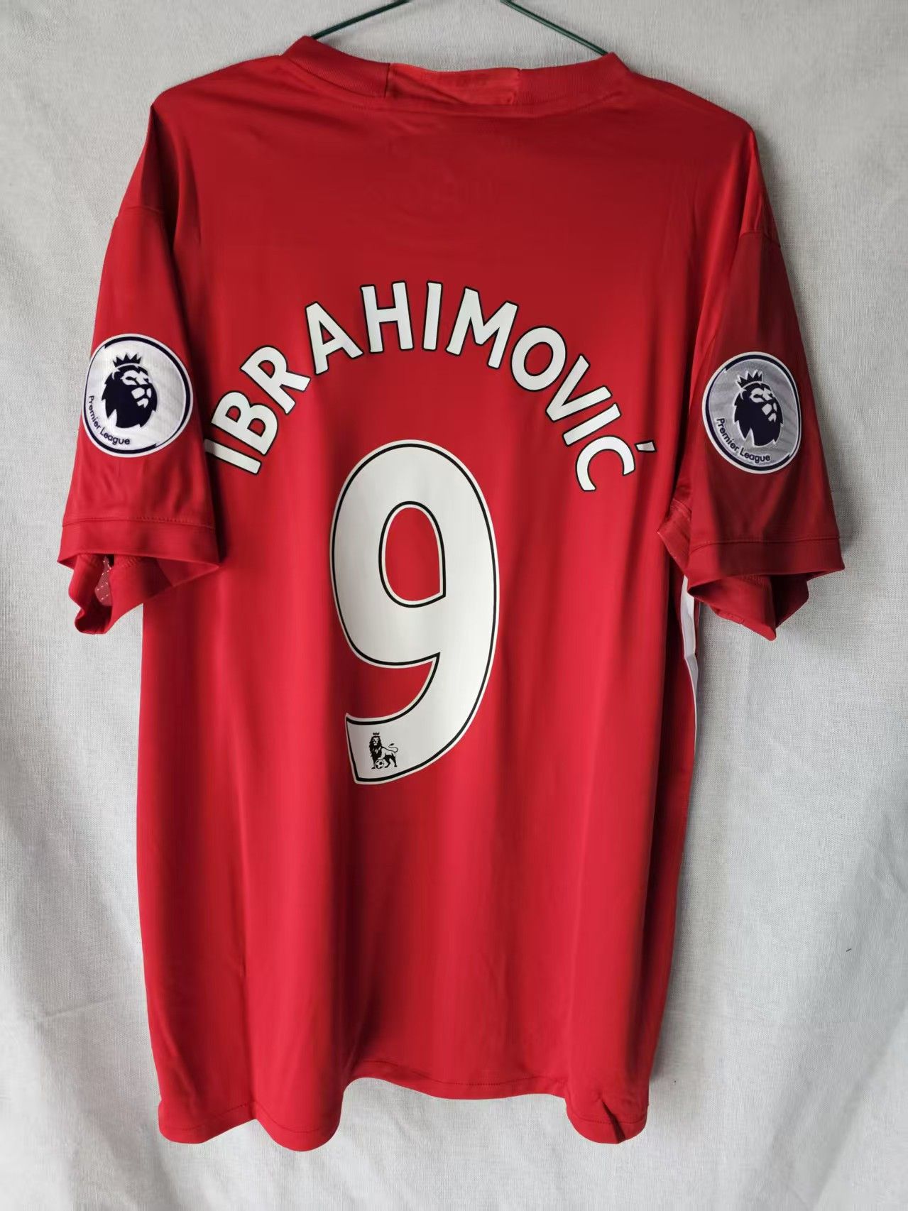 Other Vintage MUFC 9 Ibrahimovic Jersey Size US XL / EU 56 / 4 - 1 Thumbnail