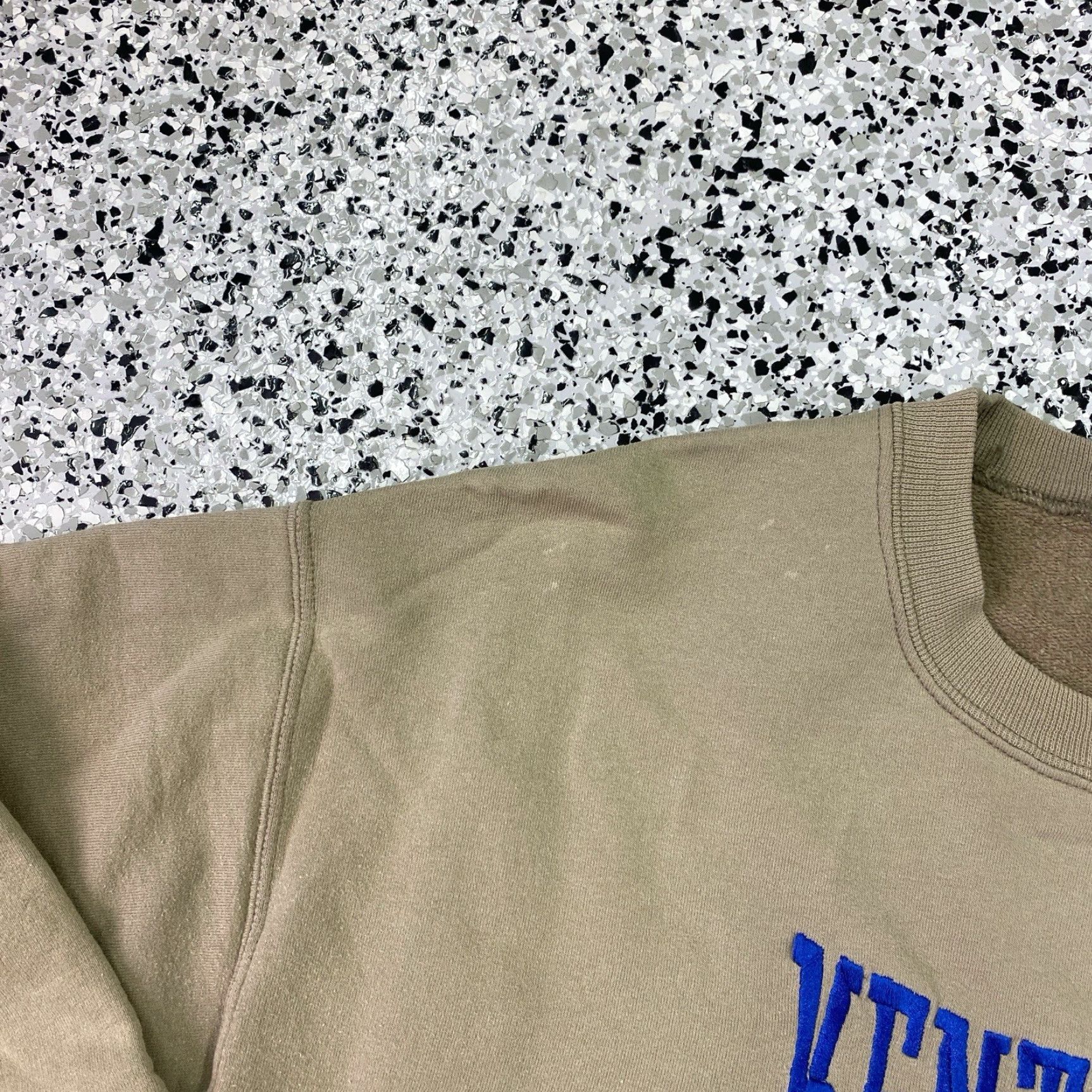 Vintage VINTAGE Kentucky Wildcats Sweatshirt XL Beige College Pullover Men Regular Long Sleeve Crew Neck Basketball Size US XL / EU 56 / 4 - 3 Thumbnail