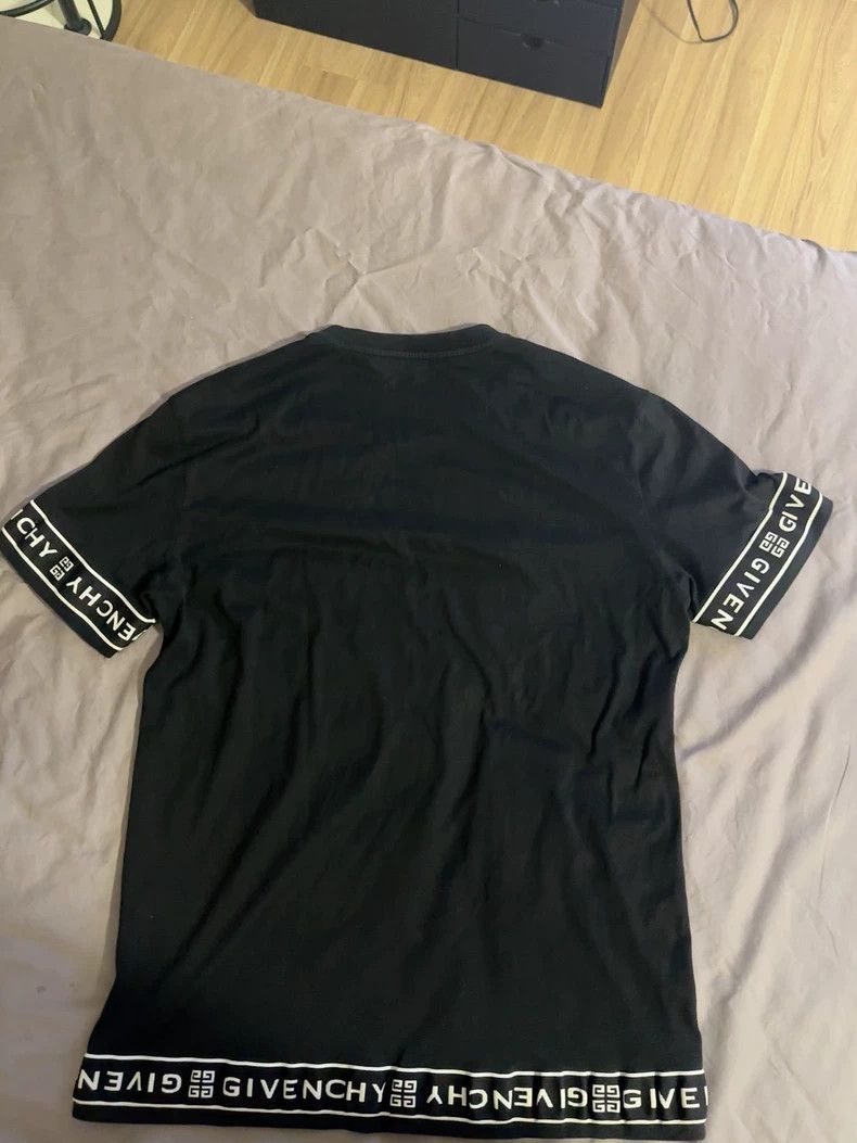Givenchy Givenchy Logo letter short sleeve Size US L / EU 52-54 / 3 - 2 Thumbnail