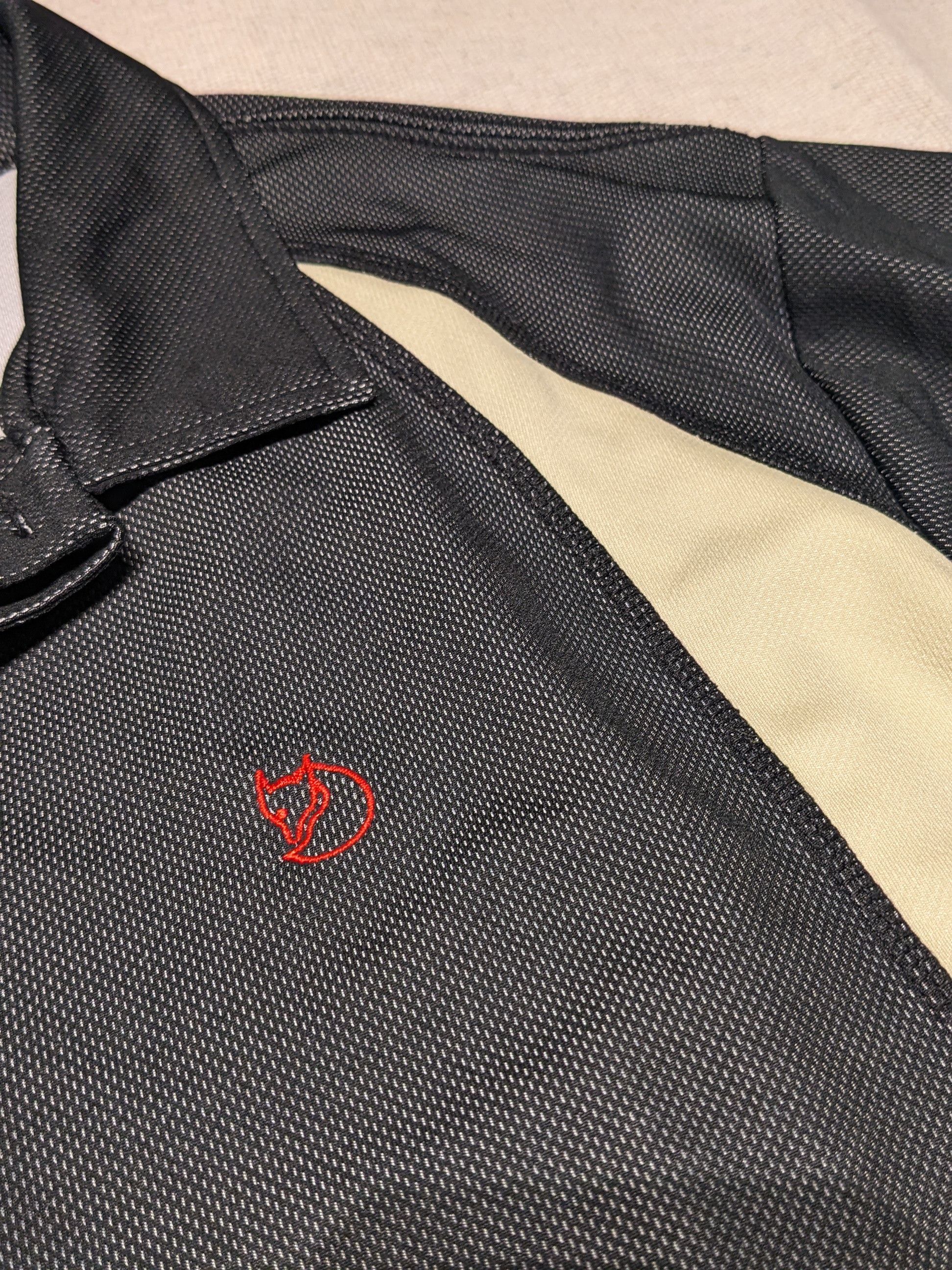 Fjallraven Vintage Fjallraven Mesh Panelled Polo mens L Size US L / EU 52-54 / 3 - 3 Thumbnail