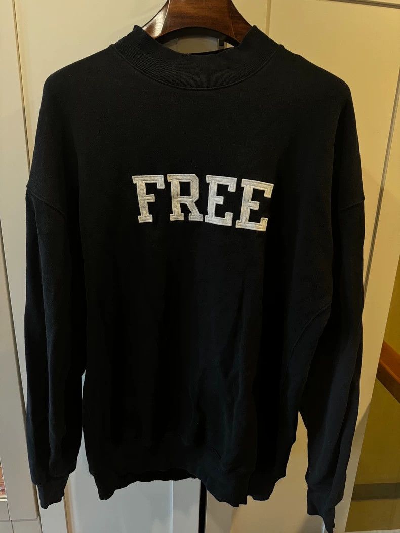 Balenciaga Balenciaga Distressed Embroidered Free Sweatshirt - dmc Size US S / EU 44-46 / 1 - 1 Thumbnail