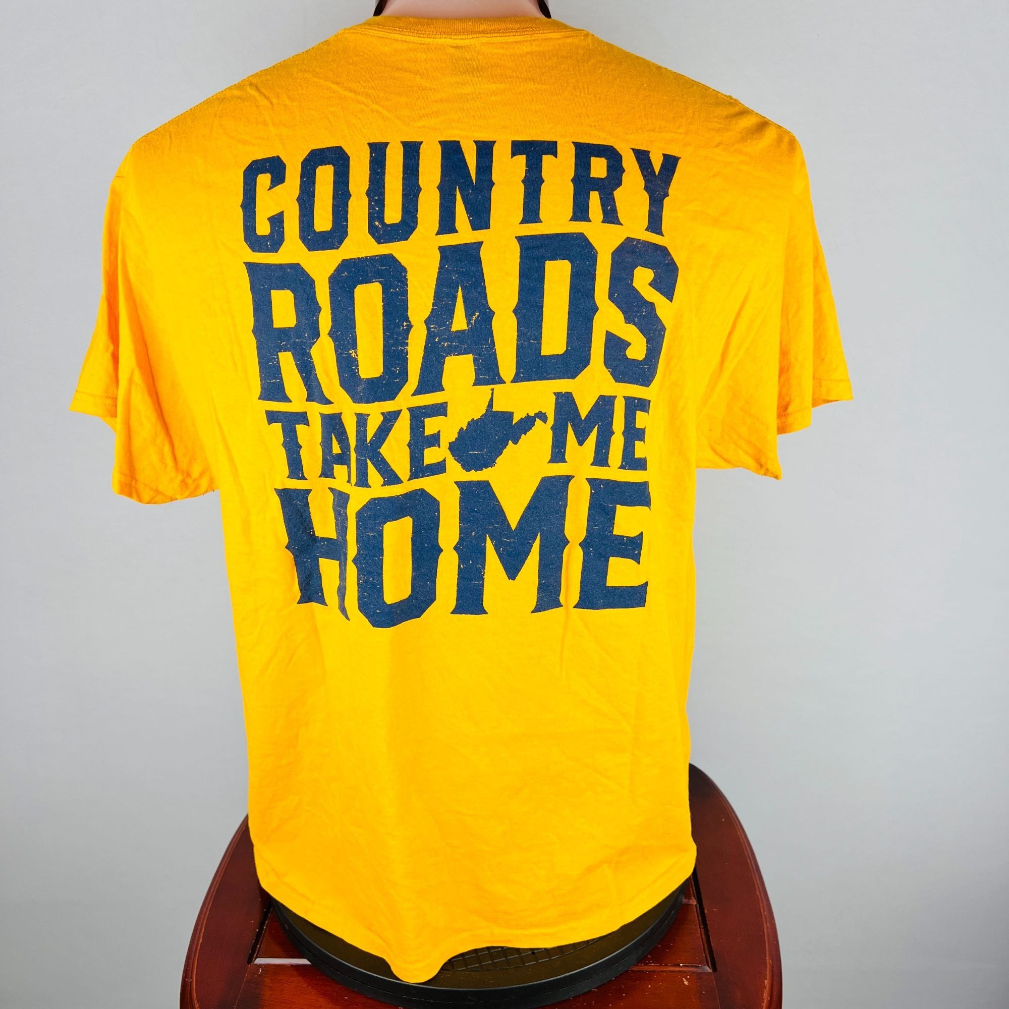 Gildan West Virginia Country Roads Take Me Home XL T-Shirt Shirt Size US XL / EU 56 / 4 - 4 Thumbnail