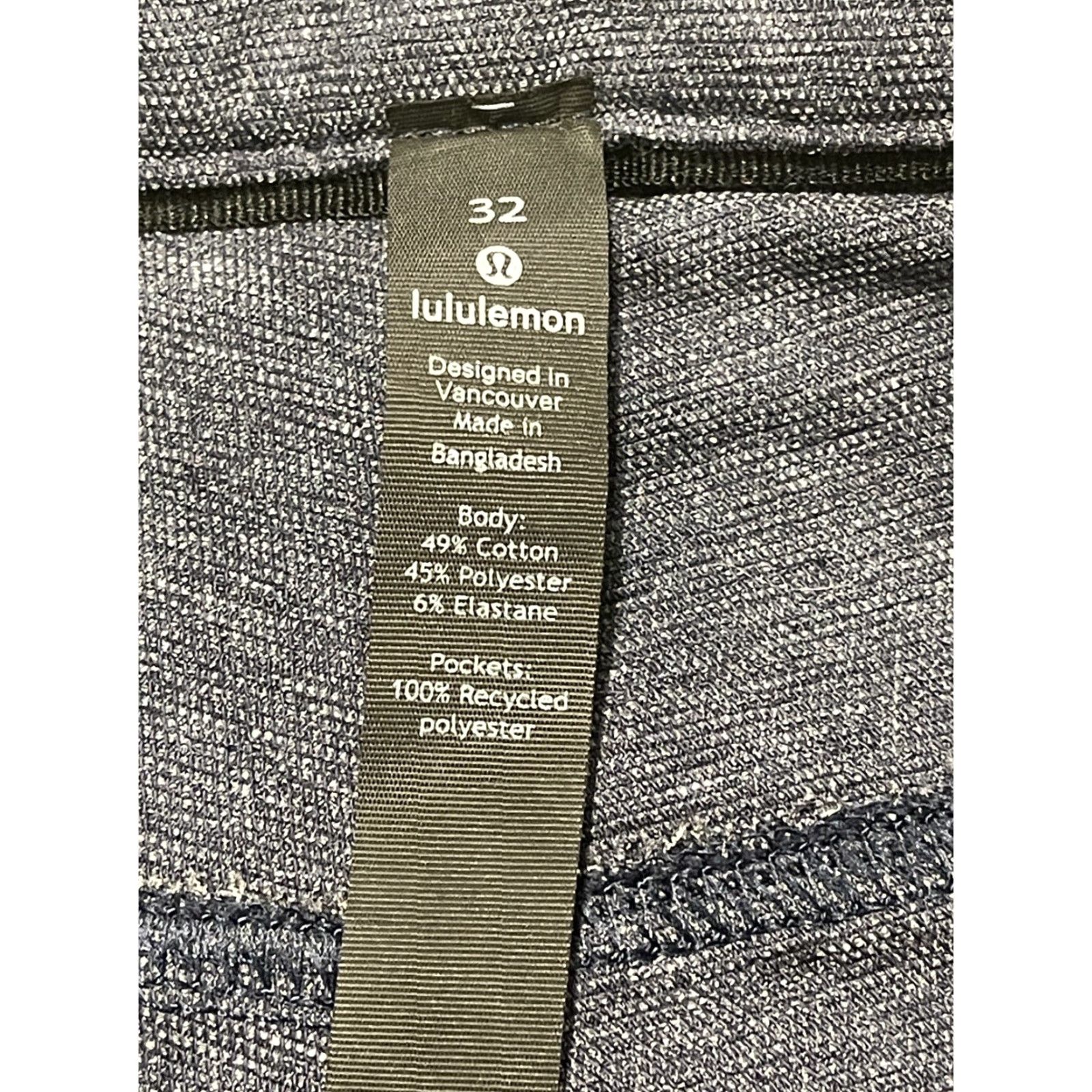 Lululemon Lululemon Pants Men 32 x 33 Slim Heathered Deep Navy Canvas Chino EUC Slimming Logo Casual Everyday Size US 32 / EU 48 - 4 Thumbnail