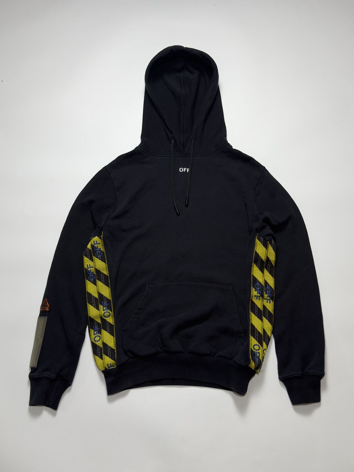 Off-White Off-White Hoodie Black yellow tape 18ss rare Size US S / EU 44-46 / 1 - 1 Thumbnail