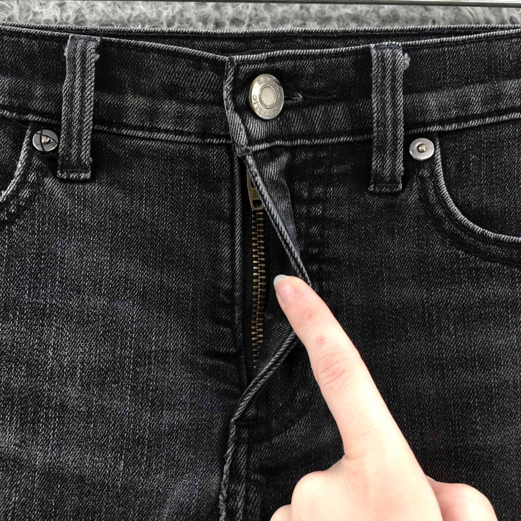 Banana Republic Banana Republic Slim Straight Jeans Womens 26 Black Cotton Blend 5-Pocket Regular Inseam 29in Modern Classic Mens Womens Boys Girls Size 26" / US 2 / IT 38 - 3 Thumbnail