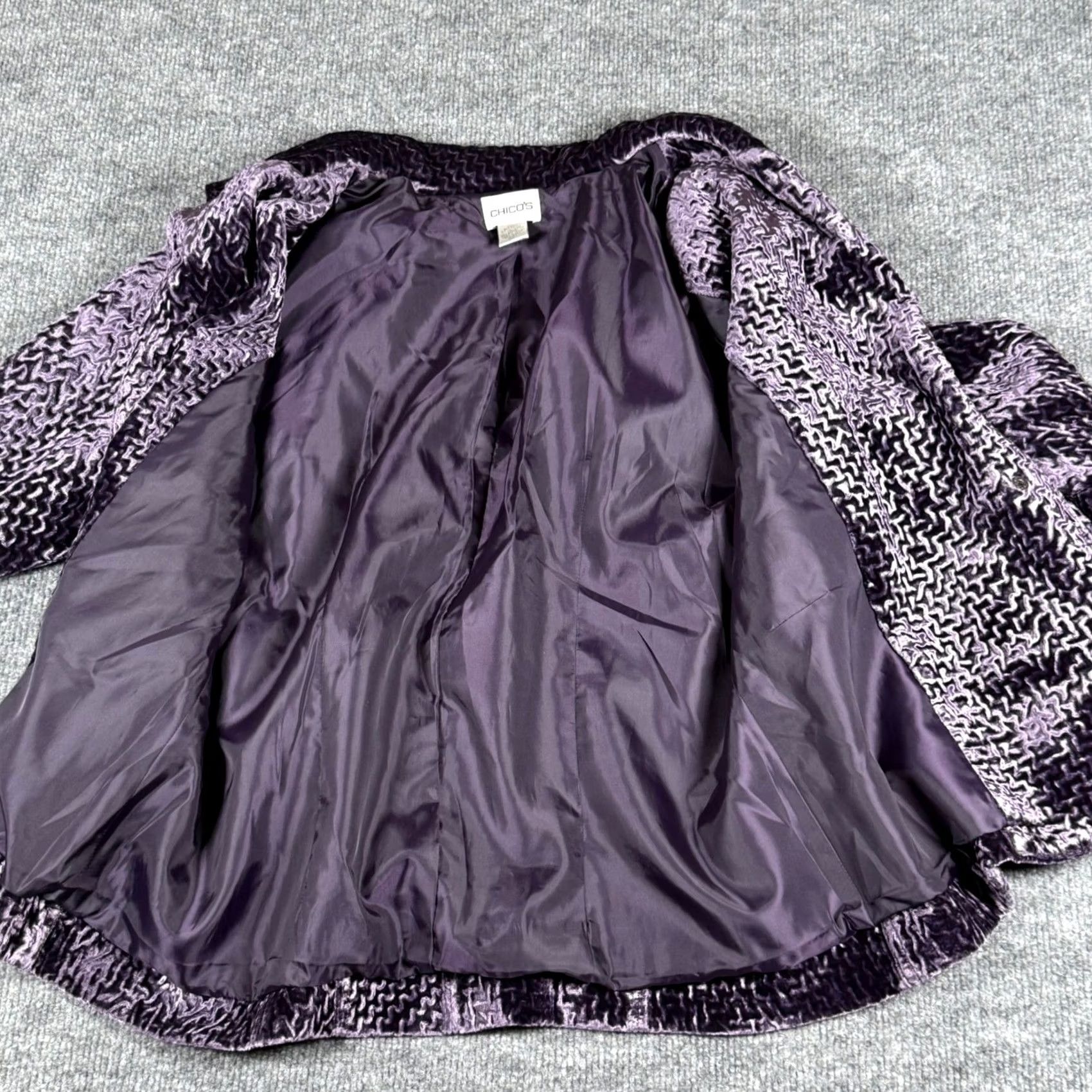 Vintage Chico's Blazer Shirt Velvet Purple Geometric Textured Single Button Lined Satin Short Jacket Womens Adult Medium Size XS / US 0-2 / IT 36-38 - 6 Thumbnail