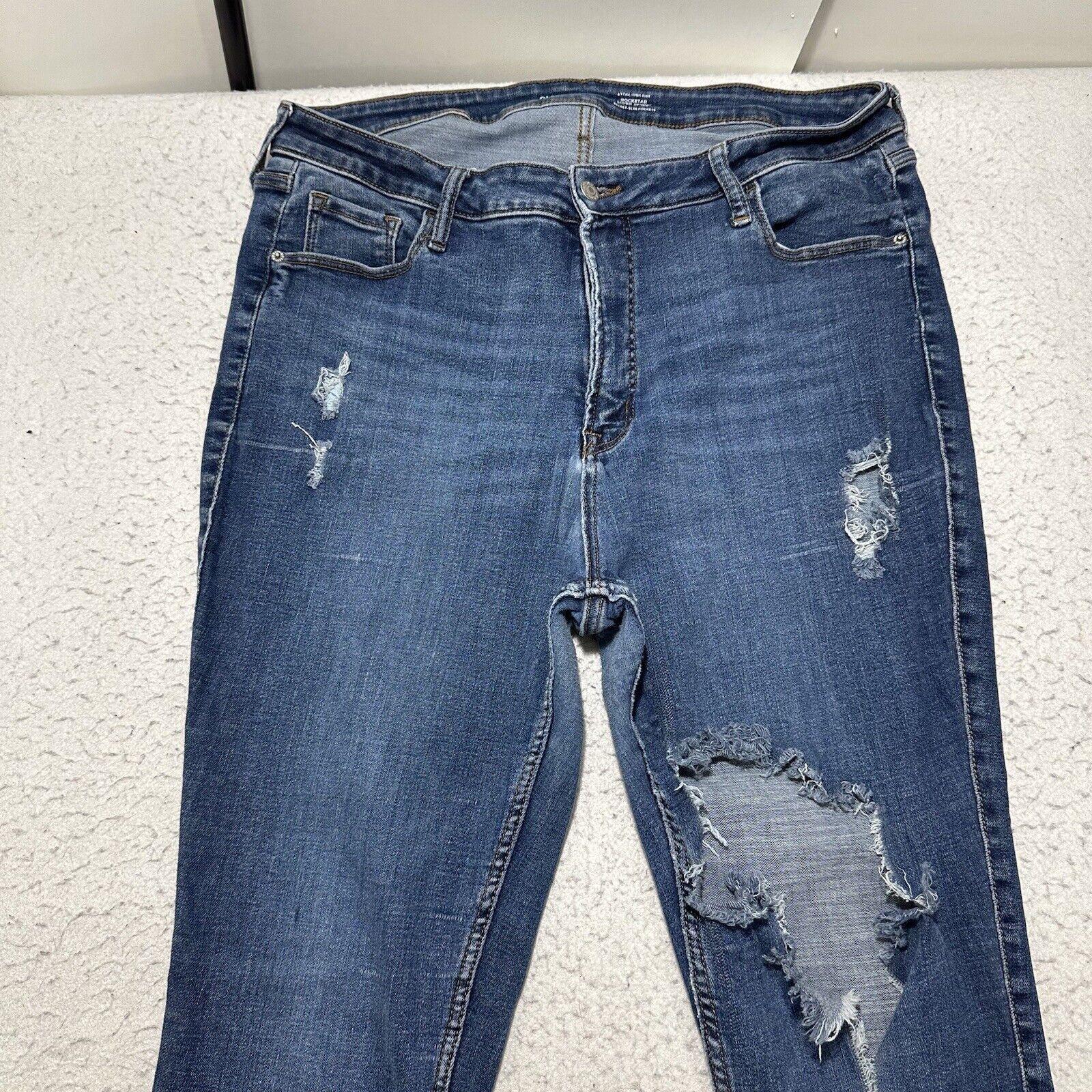 Old Navy Old Navy Rockstar 18 Skinny High Rise Ripped Jeans 36x28 Size 40" / US 18 - 2 Thumbnail
