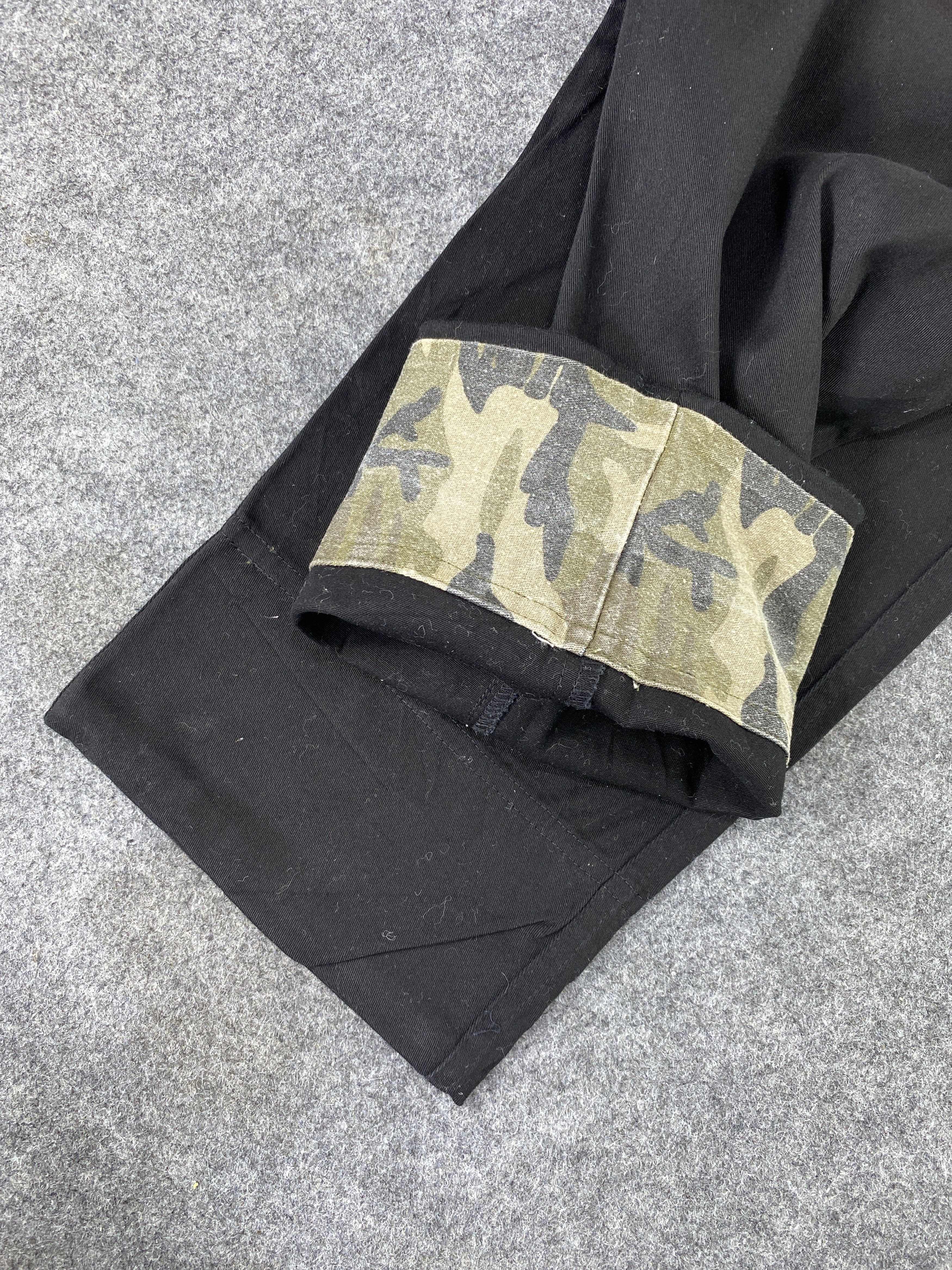 Japanese Brand UP! SMILE MADE IN SMILE 3D Tongue 3 Quarter Shorts -J1109 Size US 31 - 18 Thumbnail