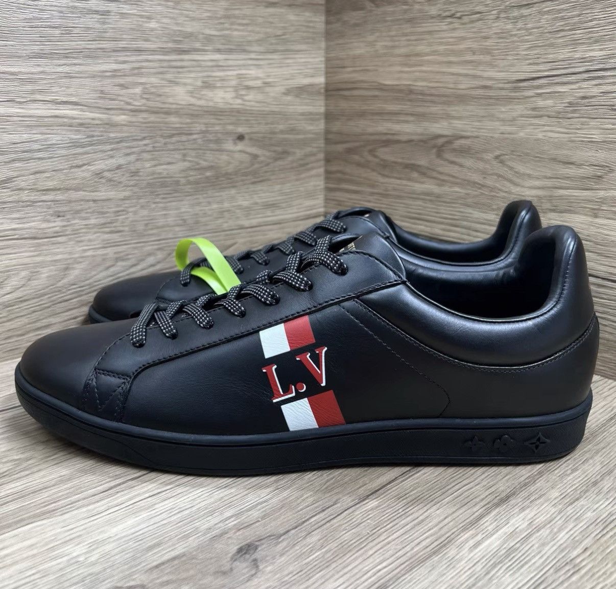 Louis Vuitton Louis Vuitton Luxembourg Black Letter Logo Sneakers J41 Size US 10 / EU 43 - 1 Thumbnail