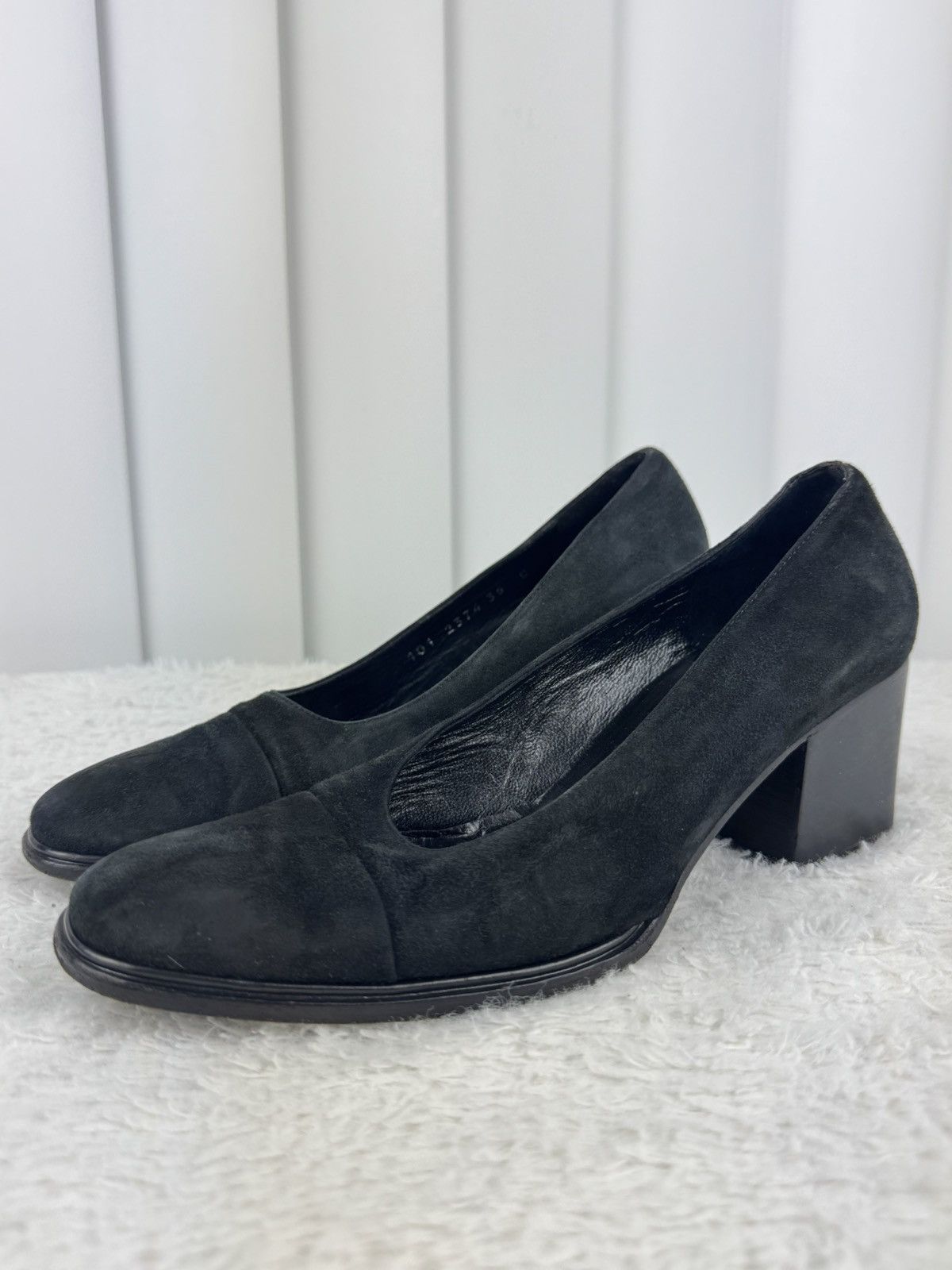 Gucci Gucci black suede block-heel pumps Size US 5 / IT 35 - 1 Thumbnail