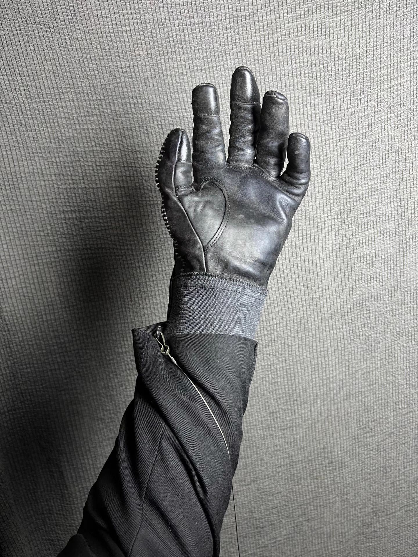 D.Hygen D.HYGEN avant-garde horsehide zip gloves Size ONE SIZE - 4 Thumbnail