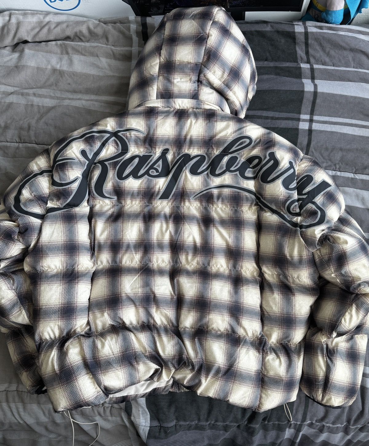 The GV Gallery Gv gallery raspberry hills plaid puffer size s Size US S / EU 44-46 / 1 - 2 Thumbnail