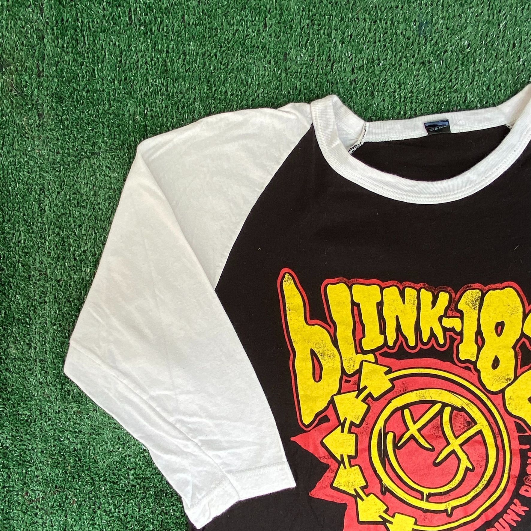 Band Tees Vintage Y2K Blink-182 Band Shirt Punk Rock Logo Concert Tee Size US S / EU 44-46 / 1 - 2 Thumbnail