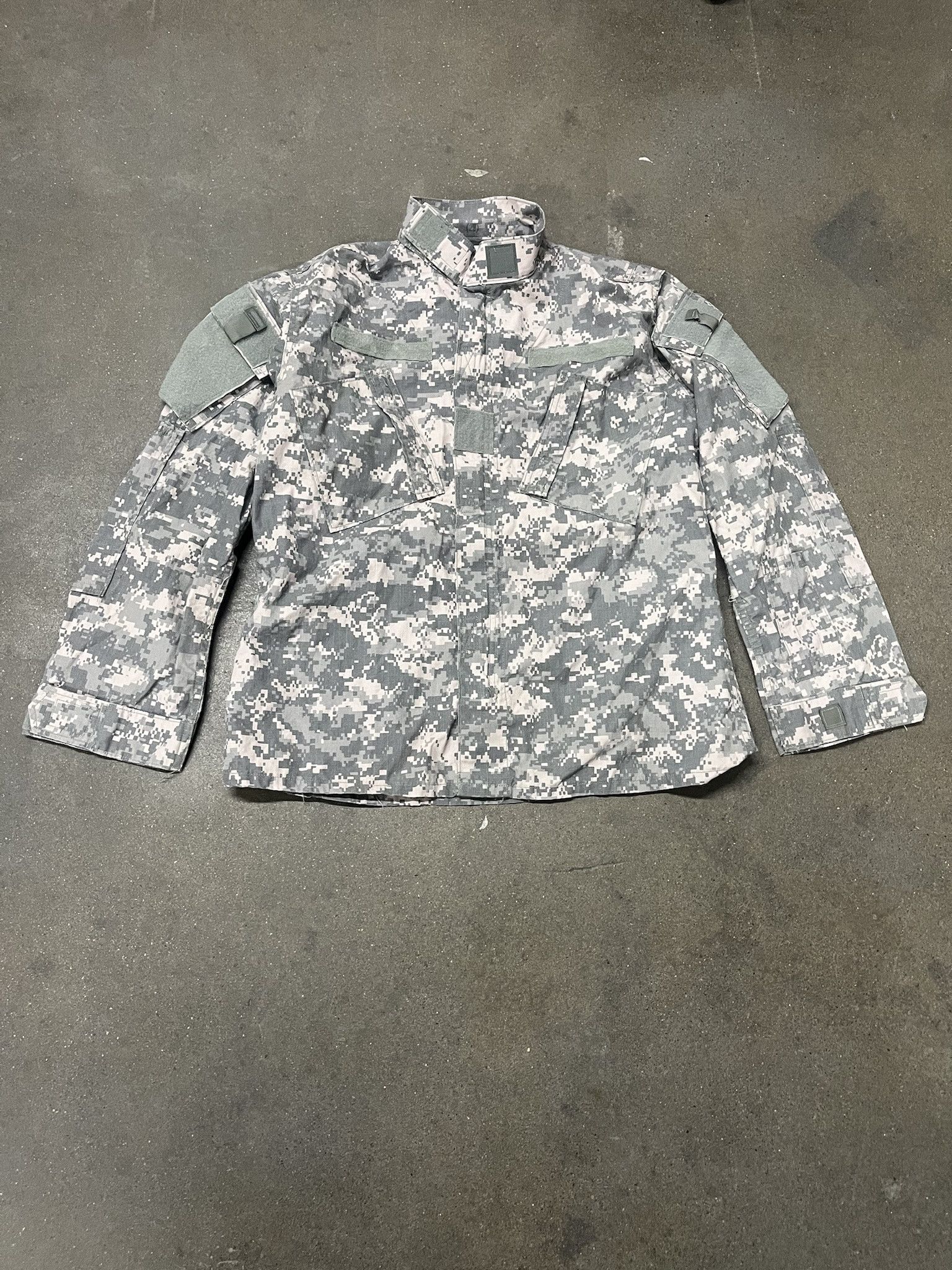 Vintage Vintage 1990s Military Digi Camo Slant Pocket Field Shirt Size Medium Size US M / EU 48-50 / 2 - 1 Thumbnail