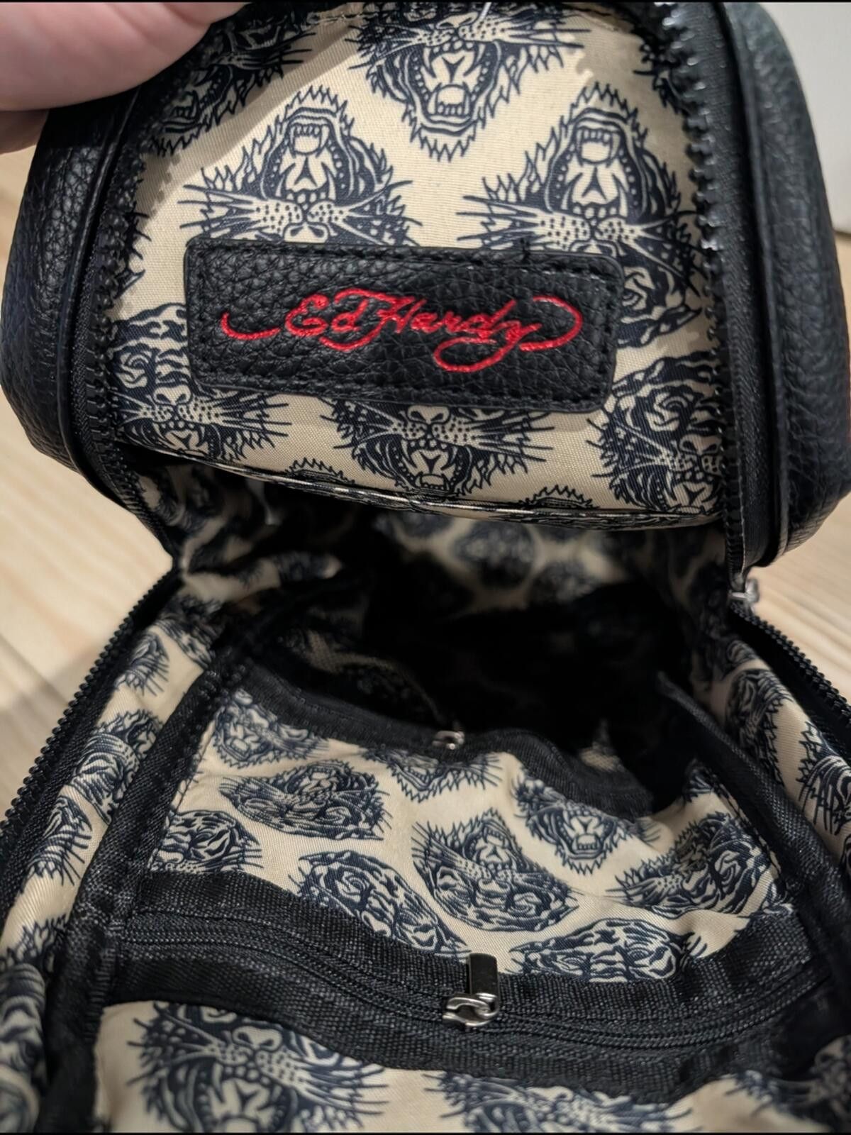 Ed Hardy Ed Hardy Black Graphic Leather Vintage Sling Bag Size ONE SIZE - 5 Thumbnail