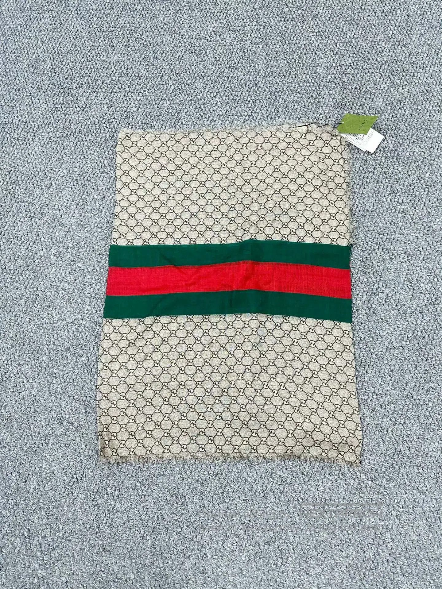 Gucci Guicci Red and Green Striped Monogram All-over Print Scarf Size ONE SIZE - 1 Thumbnail