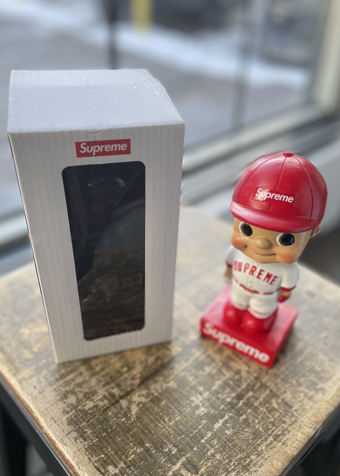 スポーツ Supreme Bobblehead Red スポーツ Supreme bobblehead red スポーツ Supreme Bobblehead Red