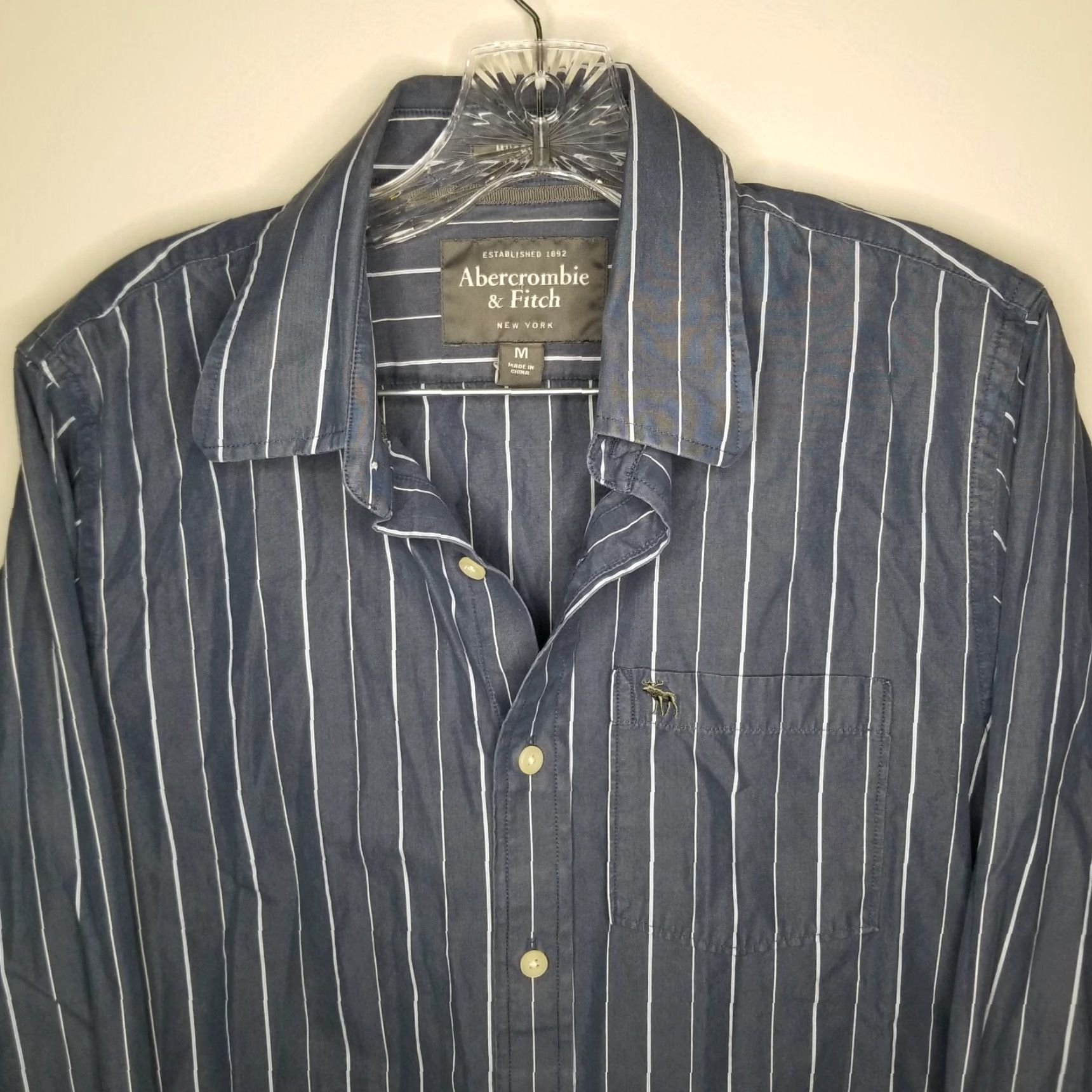 Abercrombie & Fitch Abercrombie & Fitch Mens Blue Striped Long Sleeve Muscle Button Up Size M Size US M / EU 48-50 / 2 - 2 Thumbnail