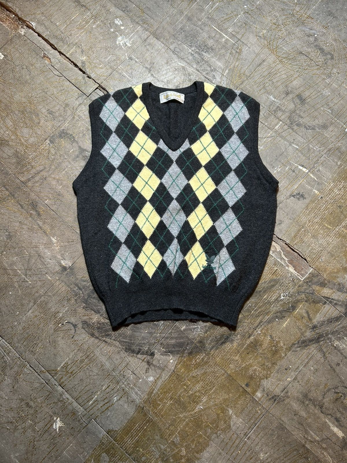 Lyle & Scott Lyle & Scott Knitted Wool V-Neck Sleeveless Size US M / EU 48-50 / 2 - 1 Thumbnail