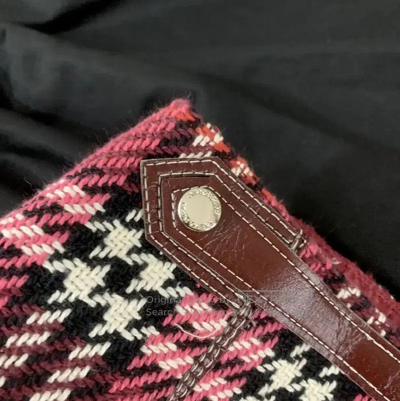 Burberry Burberry Short Plaid Cotton Skirt in Burgundy. Size 23" - 2 Thumbnail