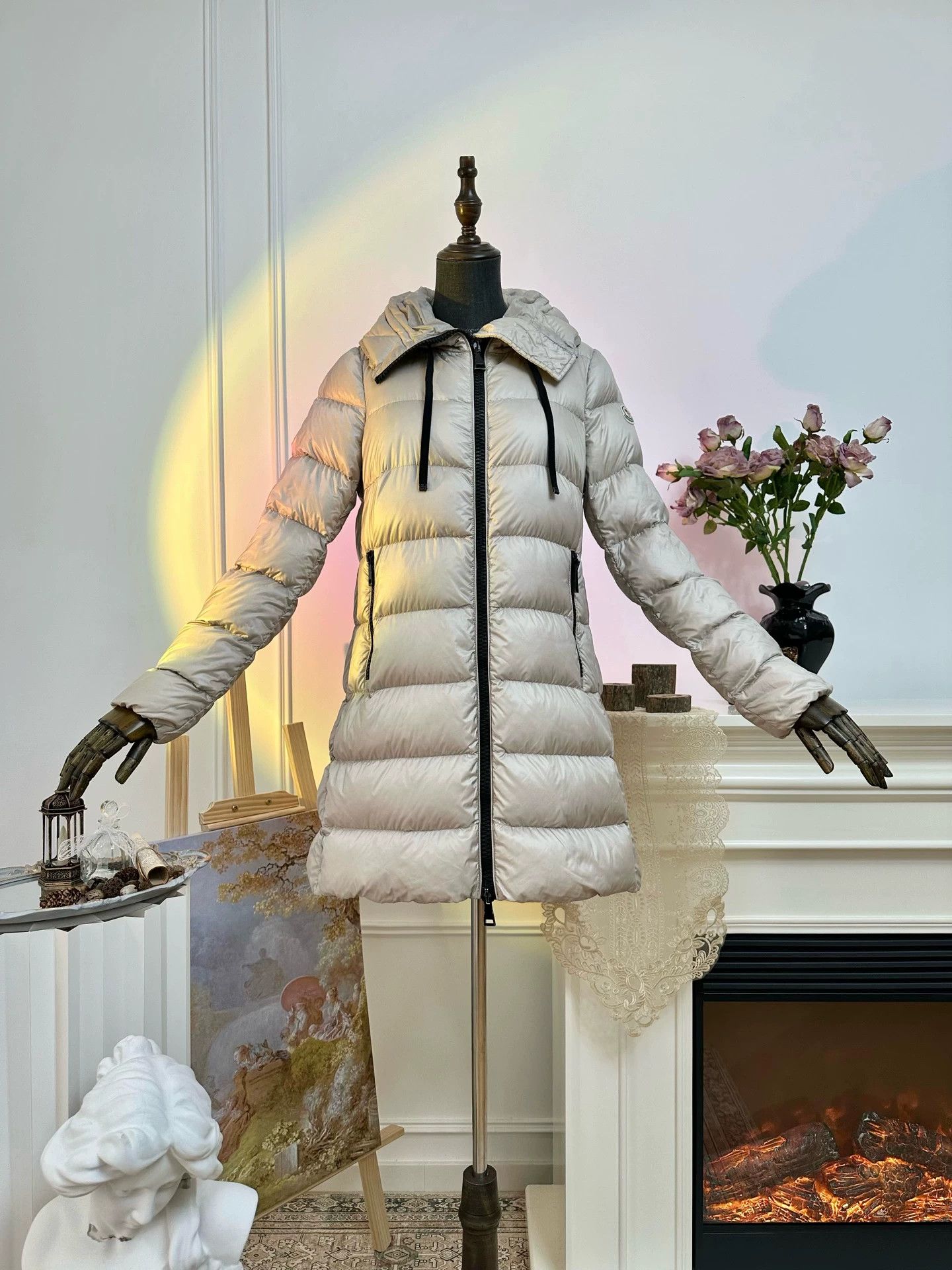 Moncler Moncler Suyen Logo Hooded Down Coat Women's White-Grey 1 Size XS / US 0-2 / IT 36-38 - 1 Thumbnail